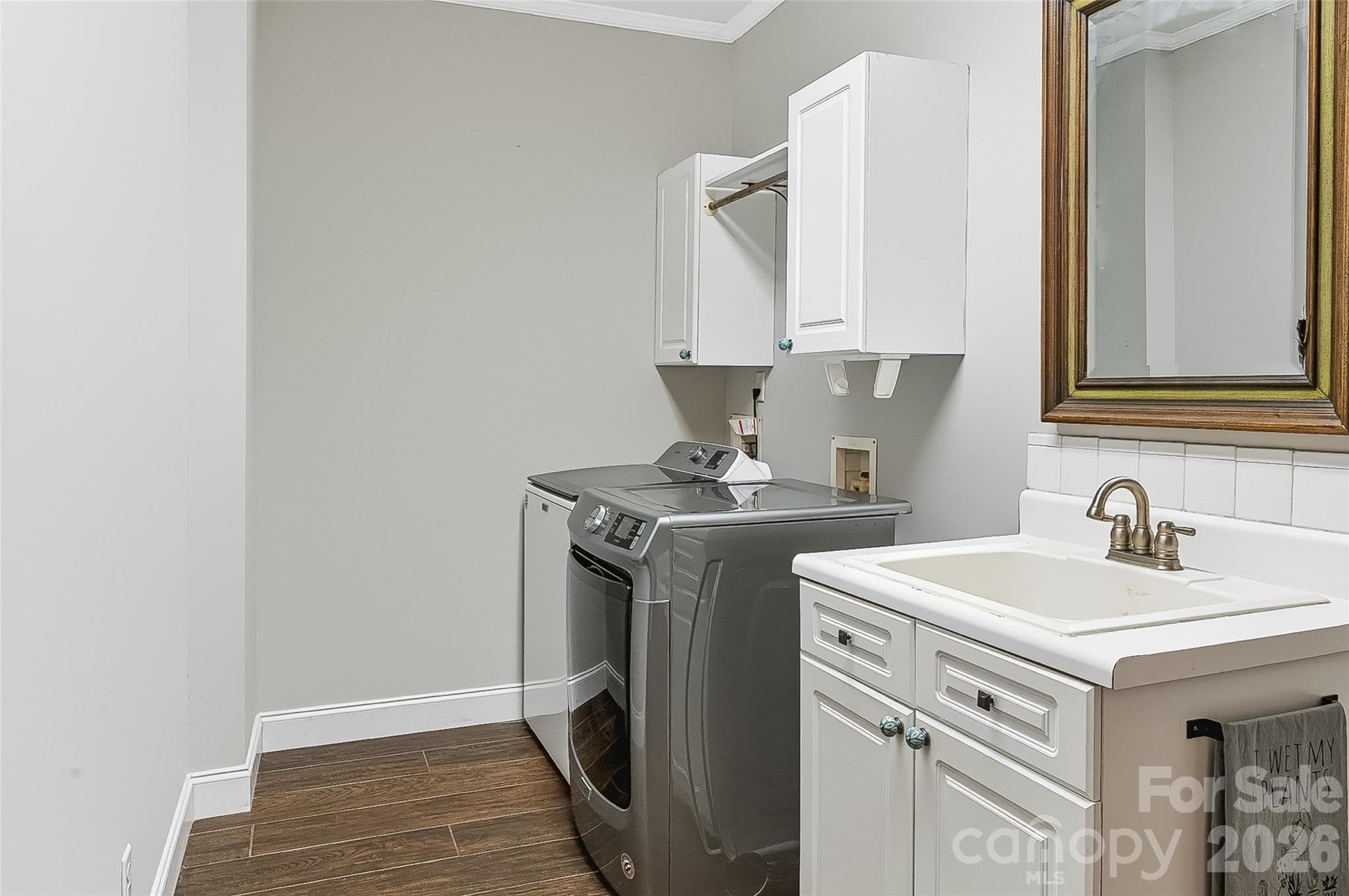 Laundry room - 2122 N Rugby Road, Hendersonville