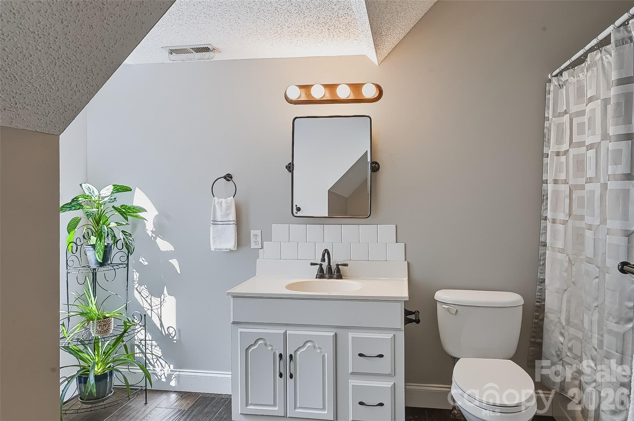 Upstairs bathroom - 2122 N Rugby Road, Hendersonville