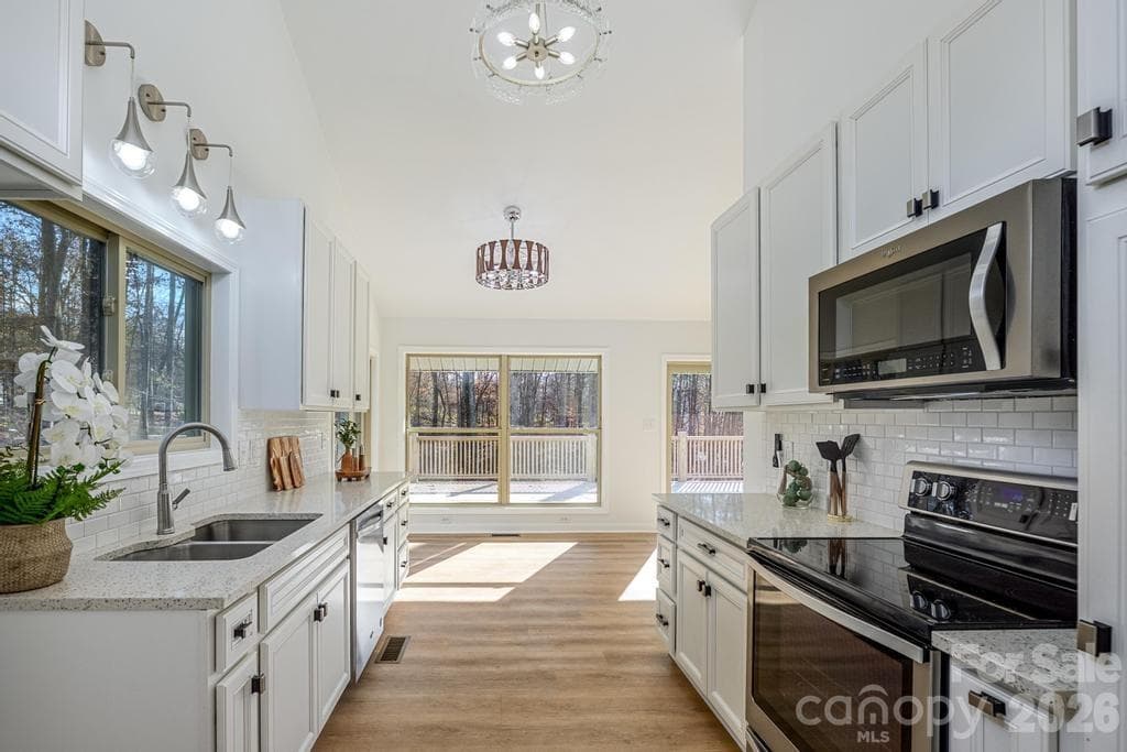 Single Family Residence at 2106 Lynmore Drive, Sherrills Ford, photo 12 of 50