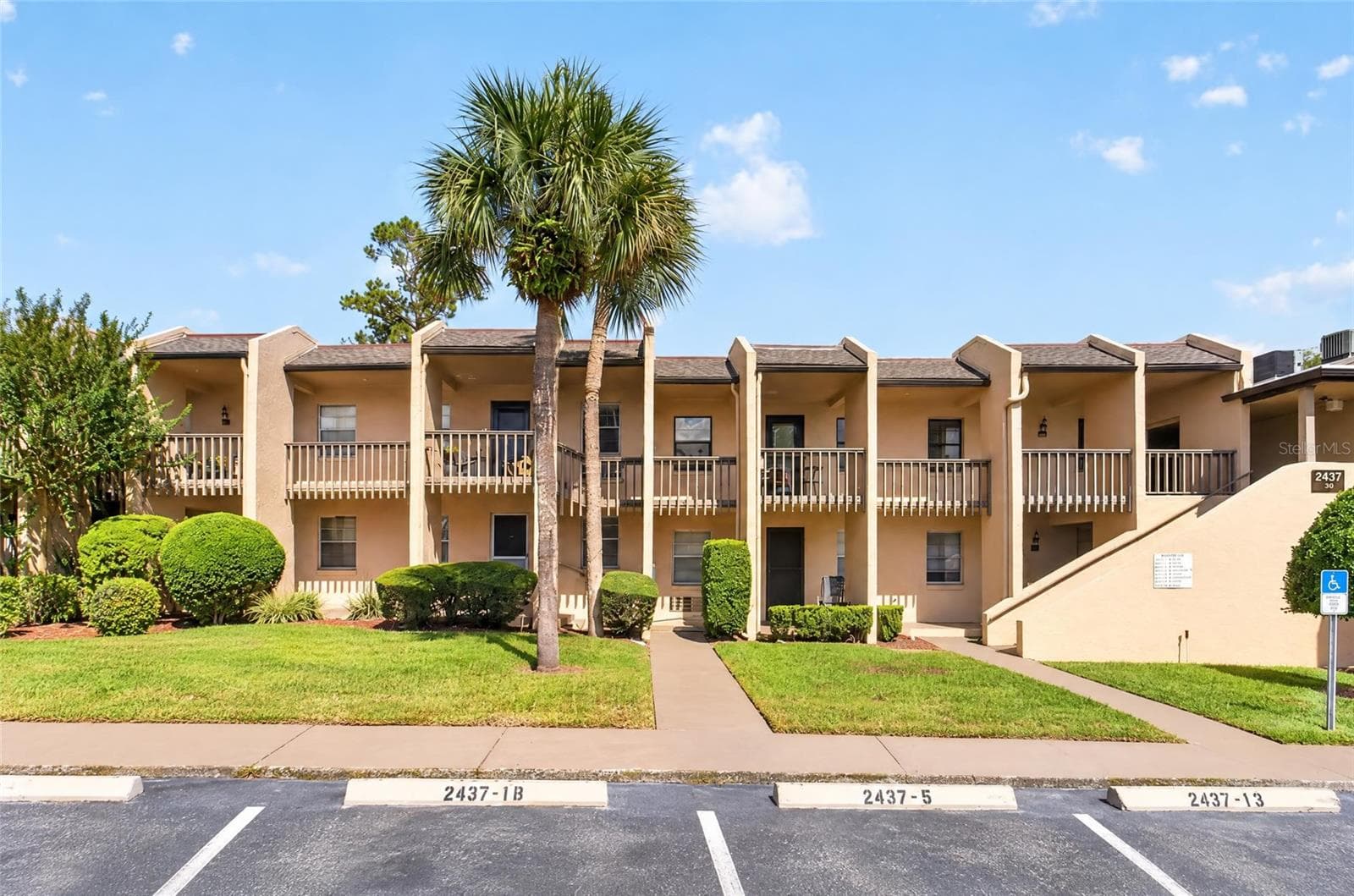 Condominium at 2437 NE 6TH ST #10, OCALA, photo 3 of 32
