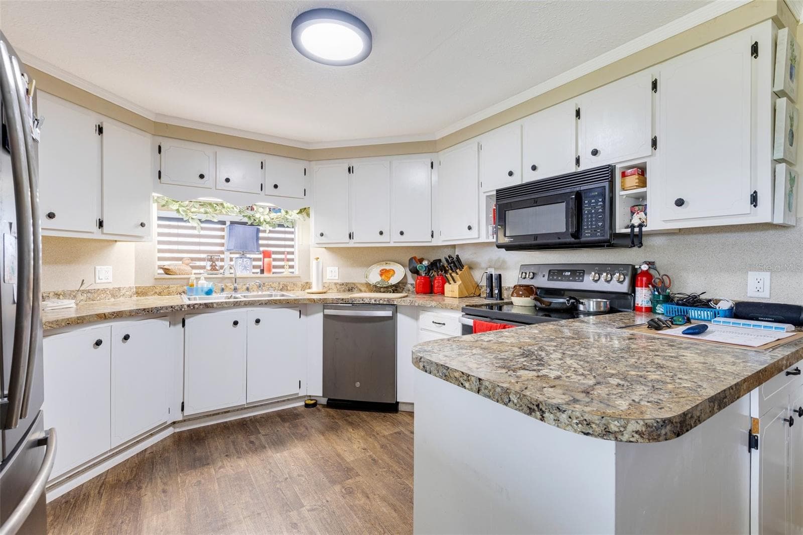 Manufactured Home at 412 VIVAR, NORTH PORT, photo 4 of 47