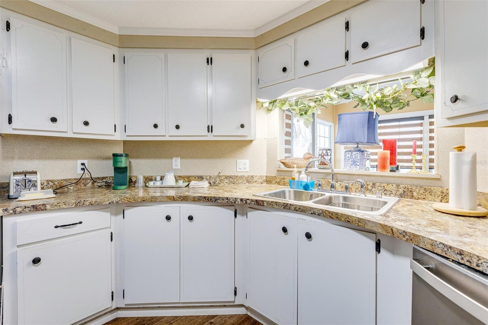 Manufactured Home at 412 VIVAR, NORTH PORT, photo 6 of 47