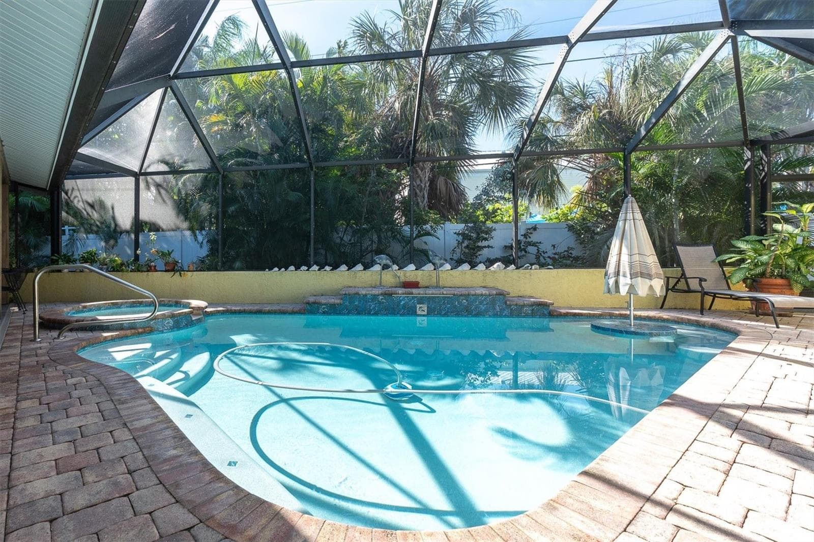 Private heated pool and spa and pool bath - 7106 PALM DR, HOLMES BEACH