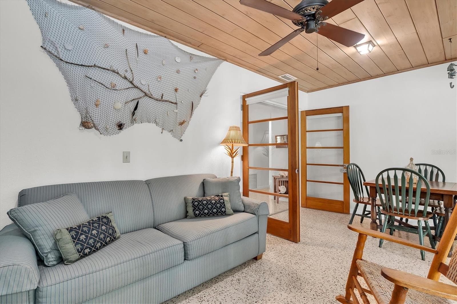 Single Family Residence at 7106 PALM DR, HOLMES BEACH, photo 12 of 61