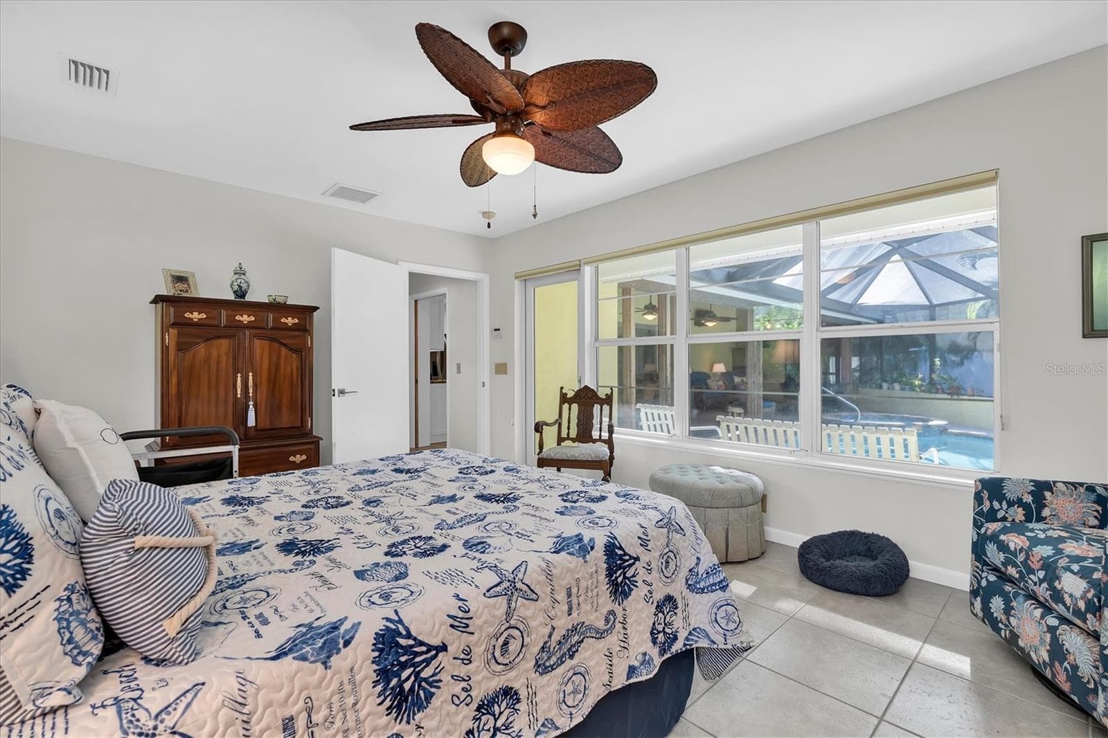 Single Family Residence at 7106 PALM DR, HOLMES BEACH, photo 23 of 61