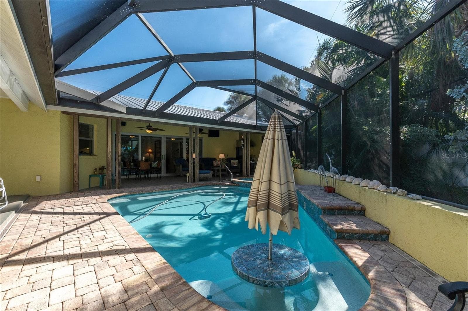 Pool and spa area heated (250 gallon propane tank) - 7106 PALM DR, HOLMES BEACH