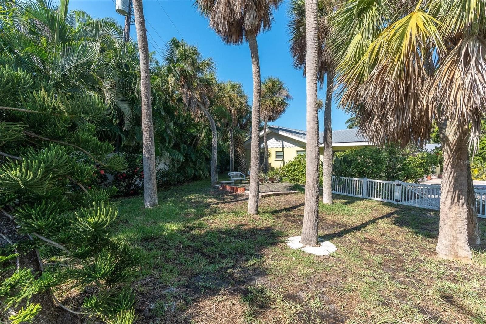 Single Family Residence at 7106 PALM DR, HOLMES BEACH, photo 52 of 61
