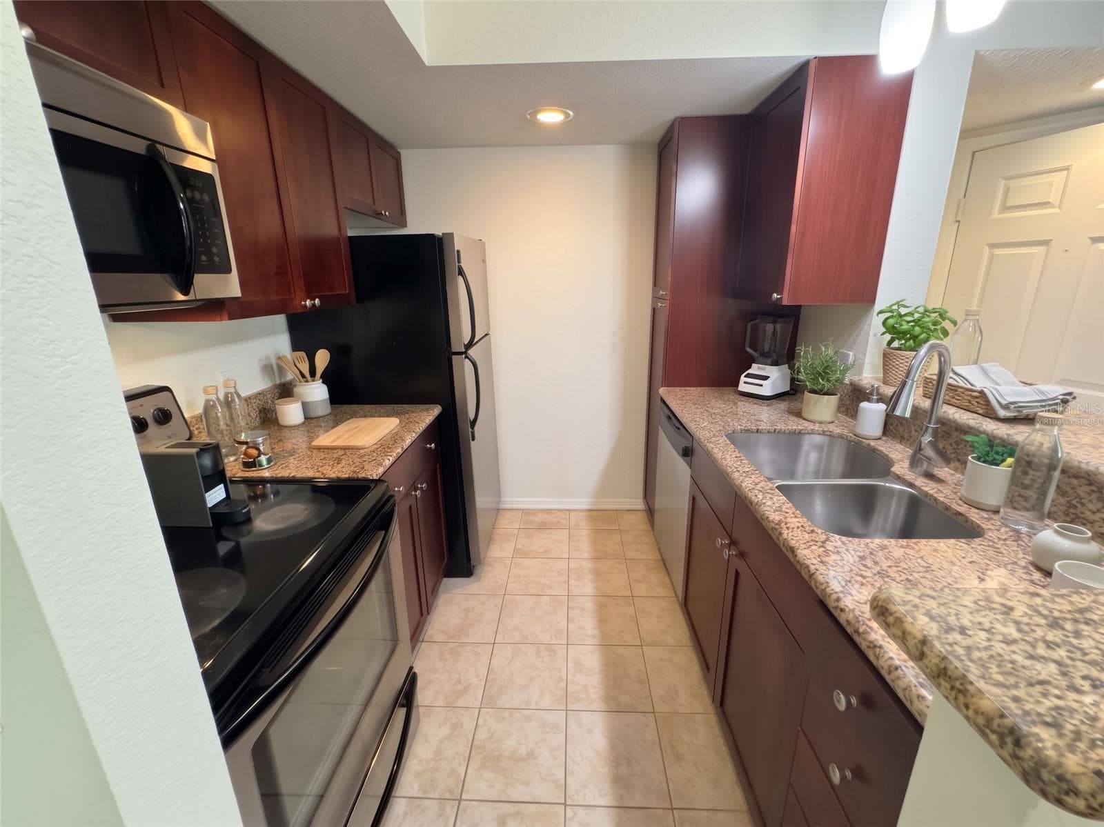 virtually staged - 5124 CONROY RD #33, ORLANDO