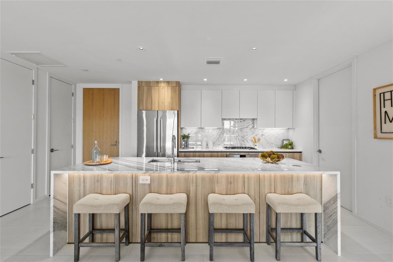 open kitchen - 1020 SUNSET POINT RD #112, CLEARWATER