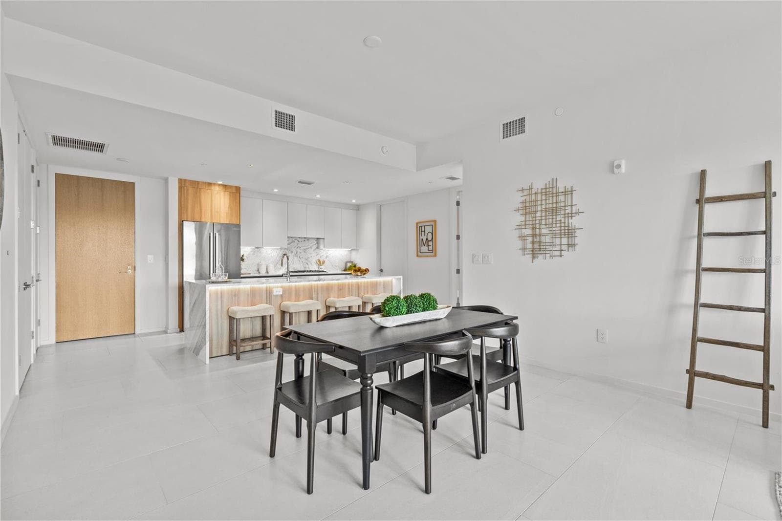 dining area - 1020 SUNSET POINT RD #112, CLEARWATER
