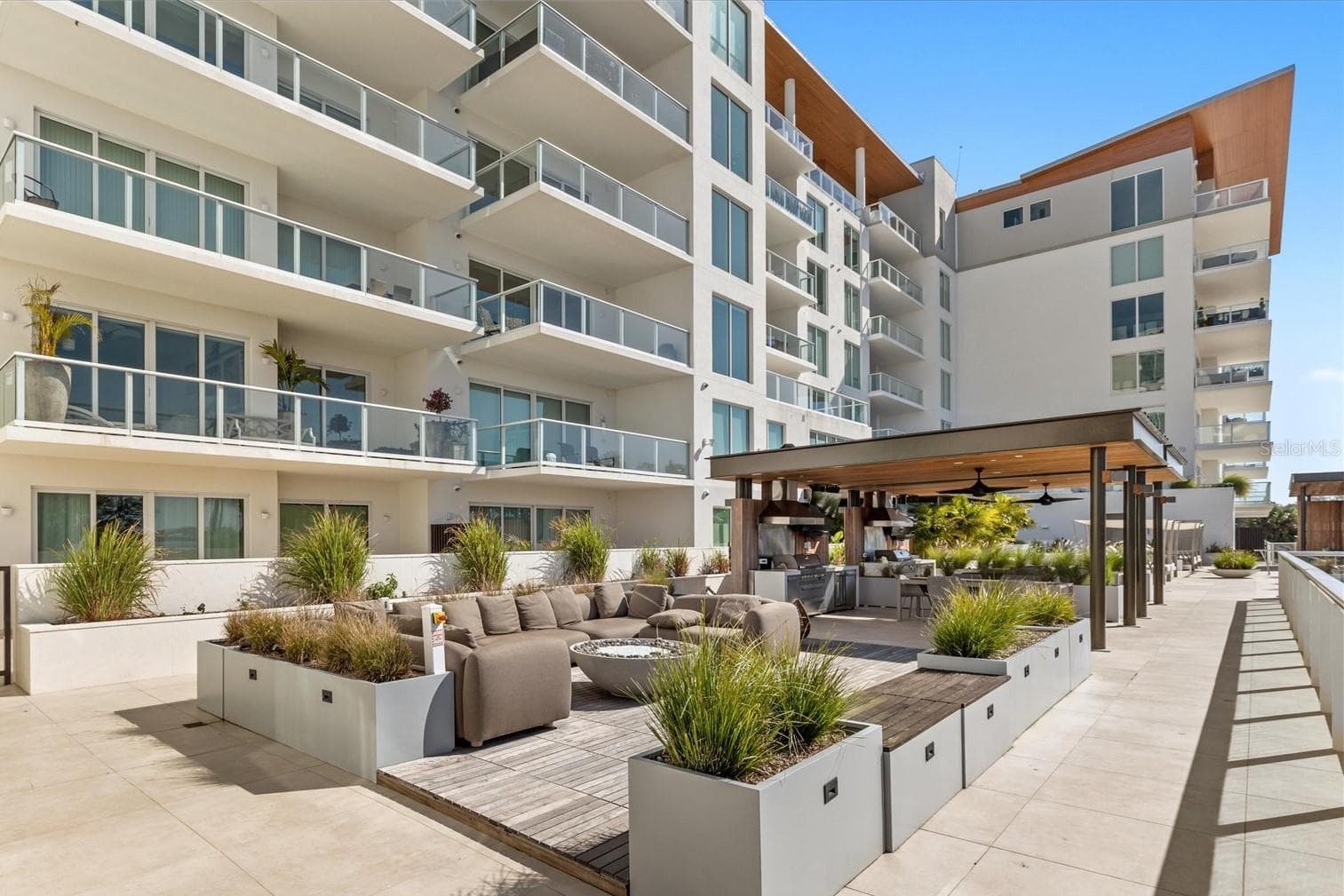 exterior view - 1020 SUNSET POINT RD #112, CLEARWATER