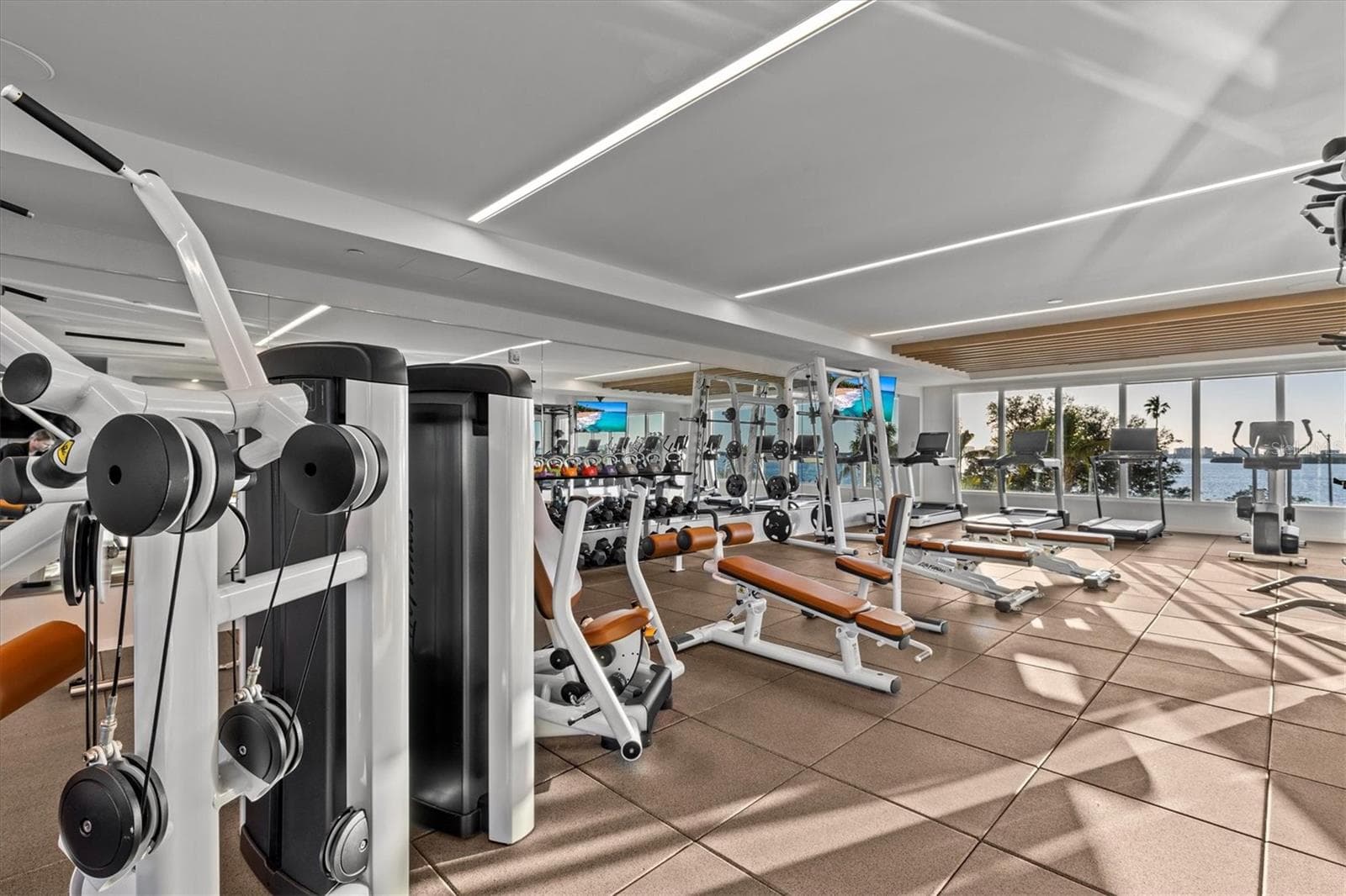 community gym - 1020 SUNSET POINT RD #112, CLEARWATER