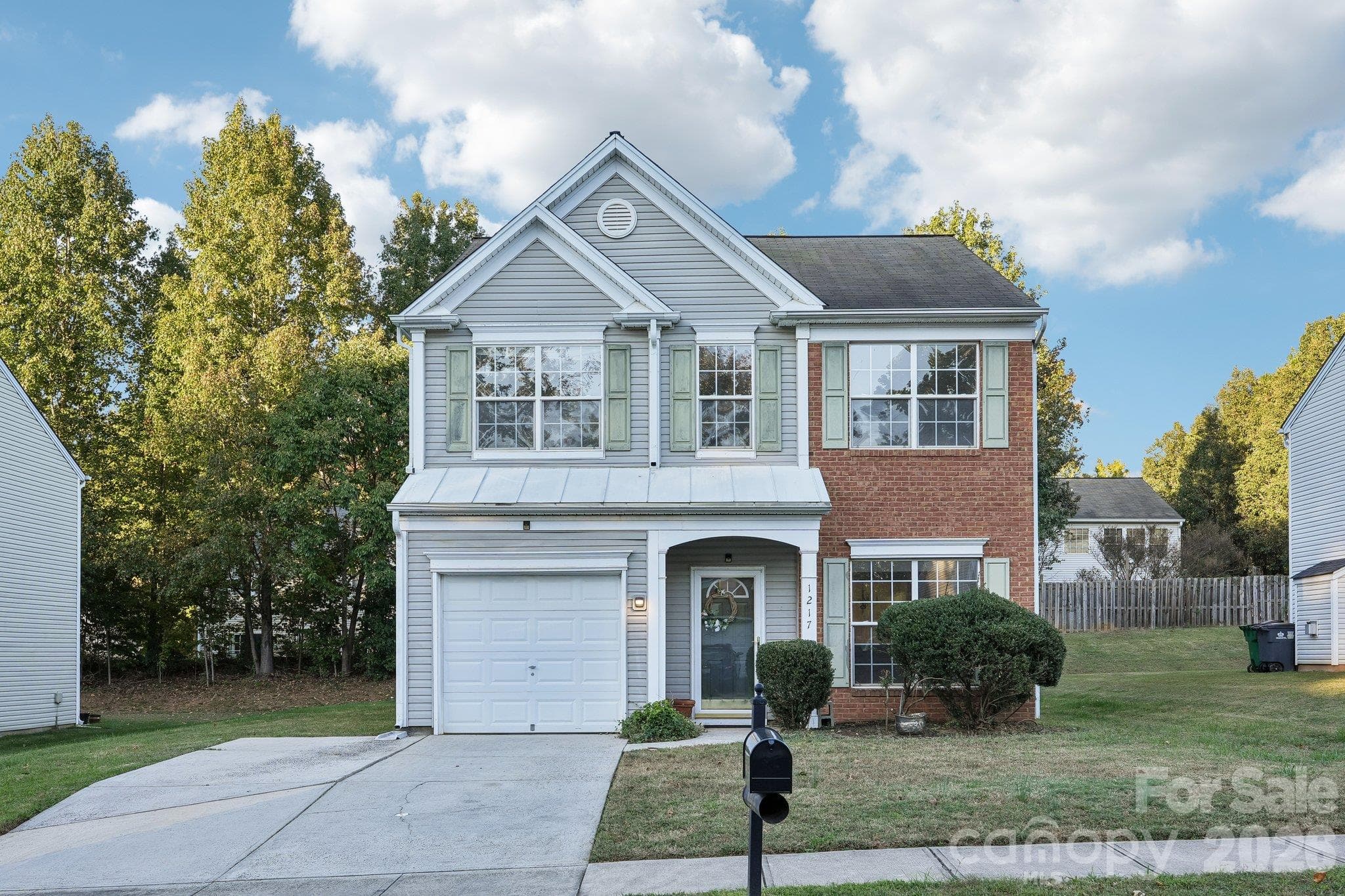 Single Family Residence at 1217 Stourbridge Lion Drive, Charlotte, photo 3 of 38