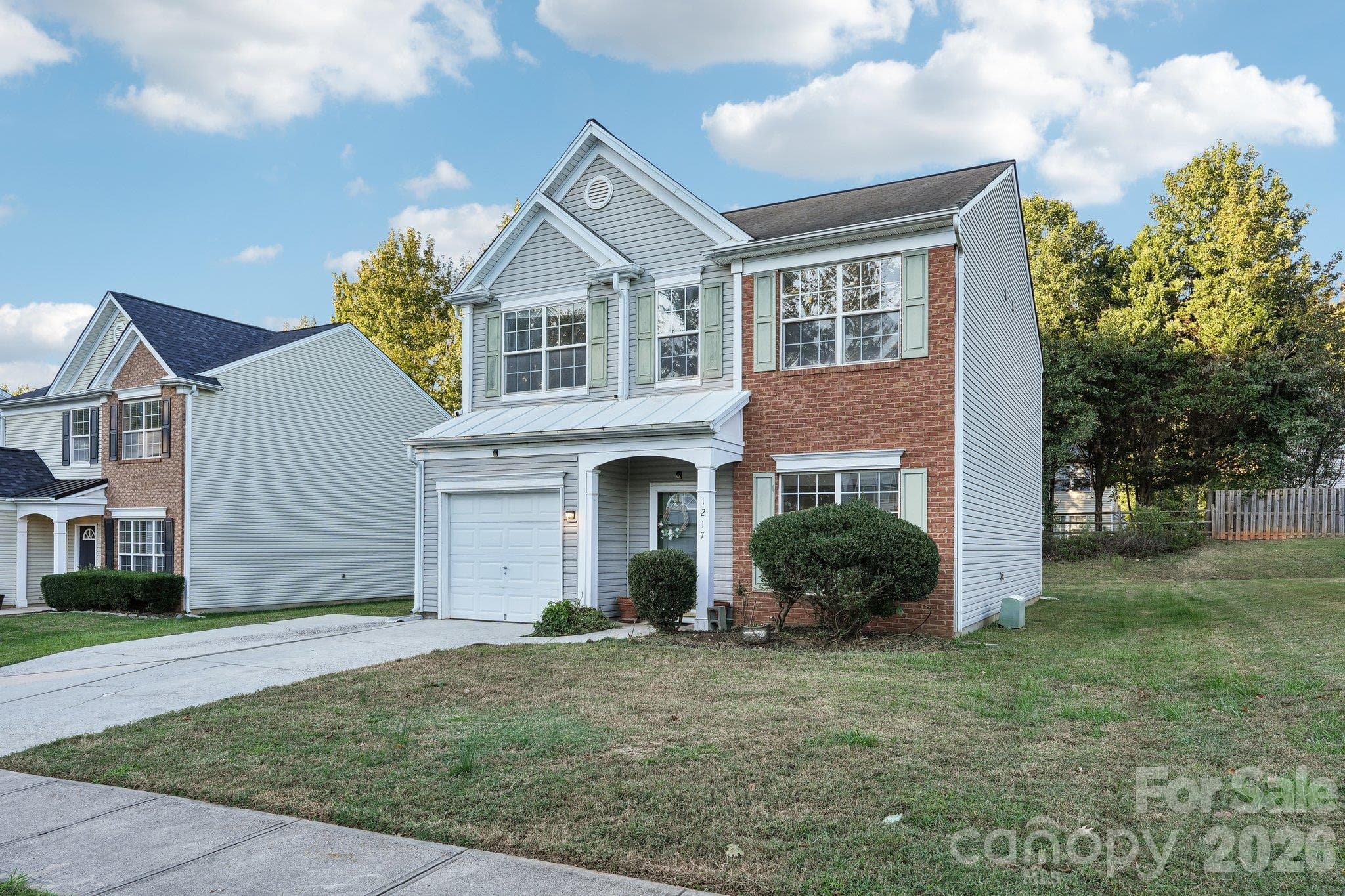Single Family Residence at 1217 Stourbridge Lion Drive, Charlotte, photo 4 of 38