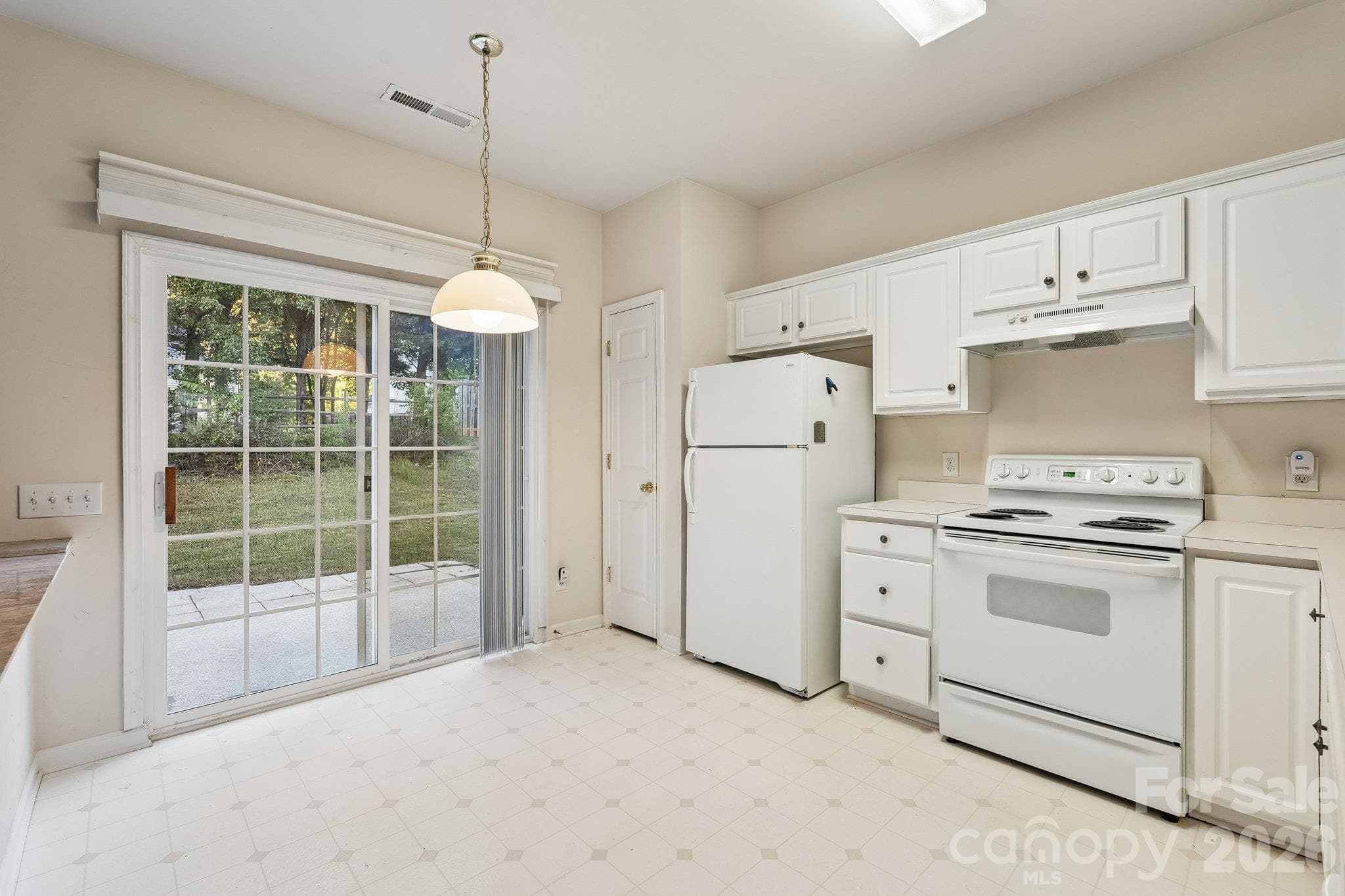 Single Family Residence at 1217 Stourbridge Lion Drive, Charlotte, photo 15 of 38