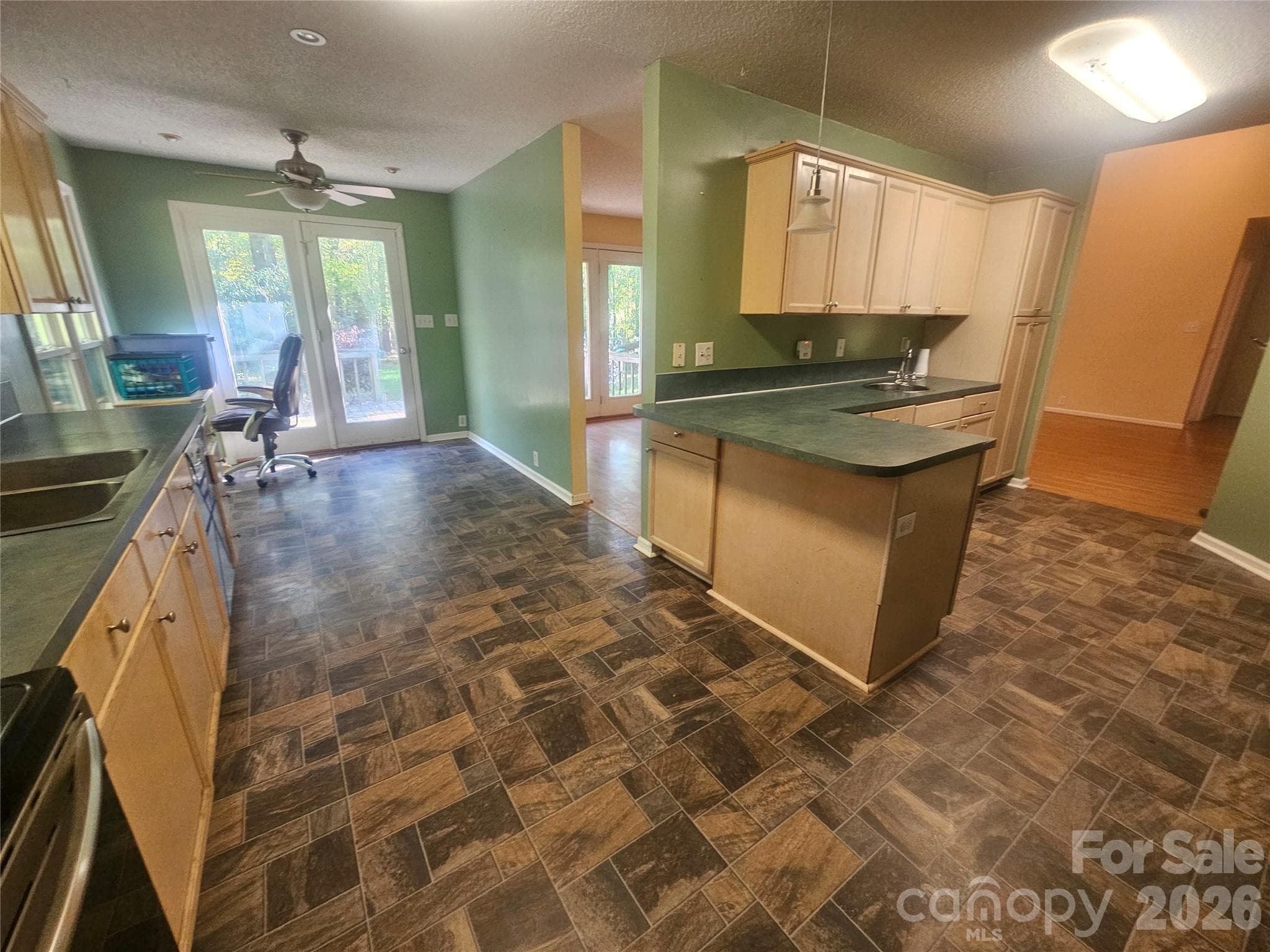 Huge kitchen with extra prep area - 7313 Veranda Drive, Waxhaw