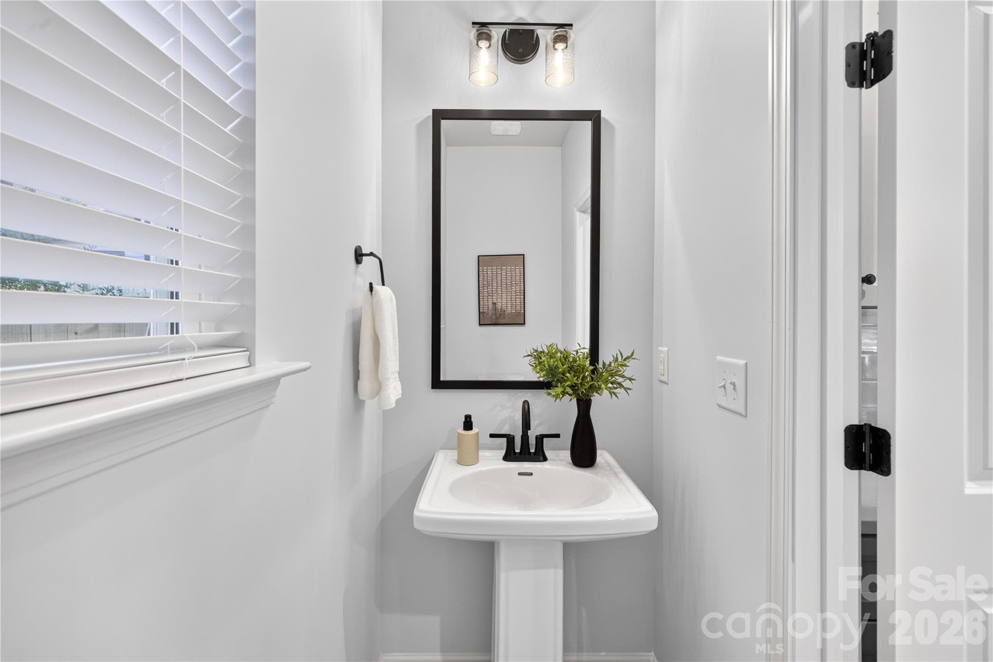 Single Family Residence at 3624 Glenwood Drive, Charlotte, photo 12 of 19