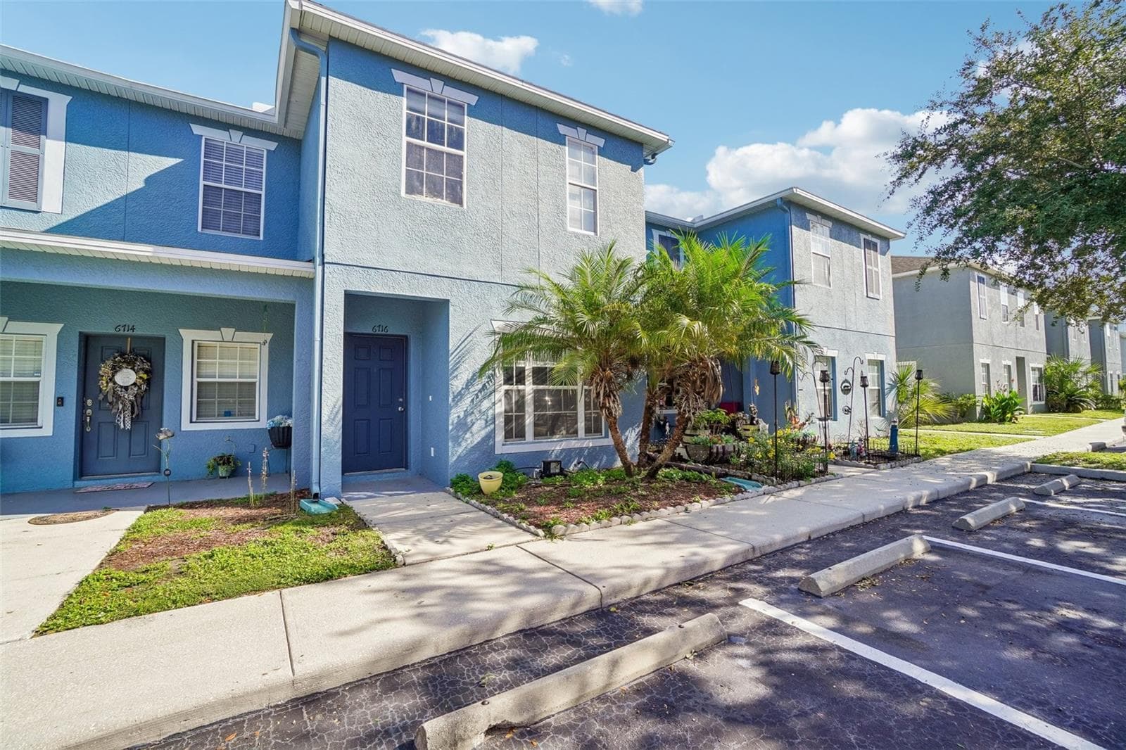 Townhouse at 6716 LAKE CAMDEN WAY, GIBSONTON, photo 3 of 35