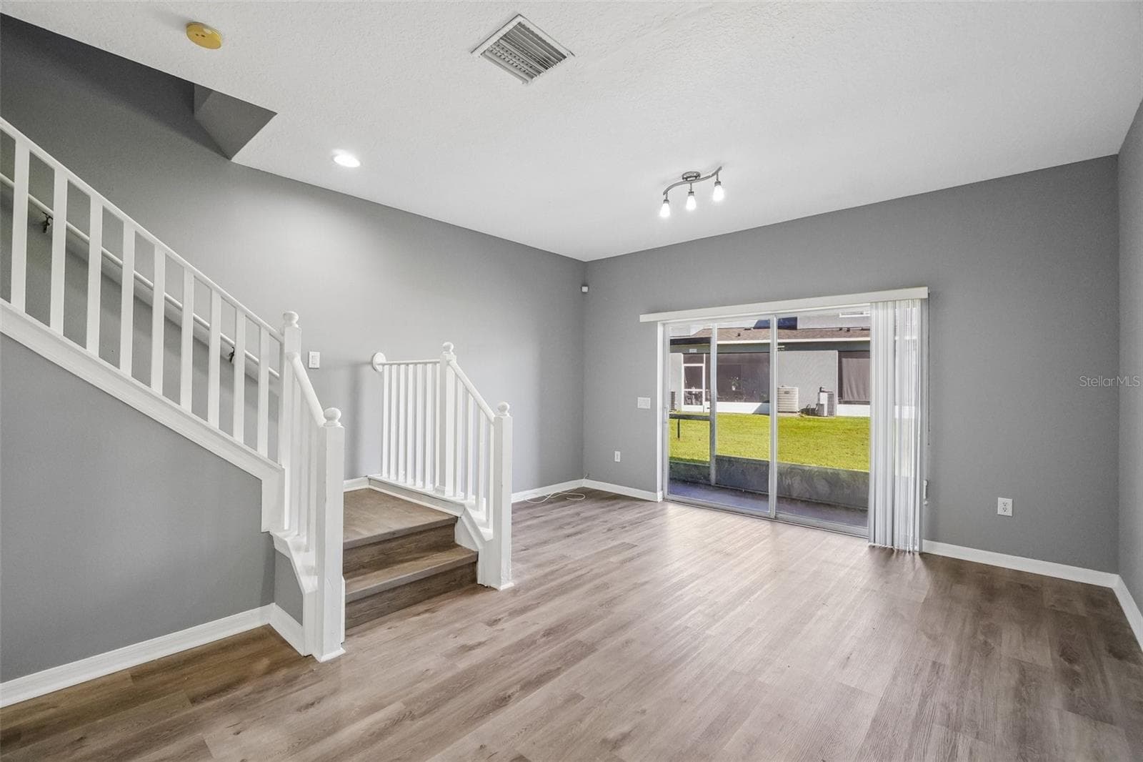 Townhouse at 6716 LAKE CAMDEN WAY, GIBSONTON, photo 8 of 35