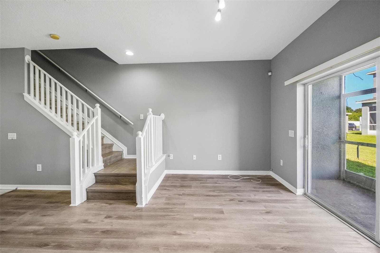 Townhouse at 6716 LAKE CAMDEN WAY, GIBSONTON, photo 9 of 35