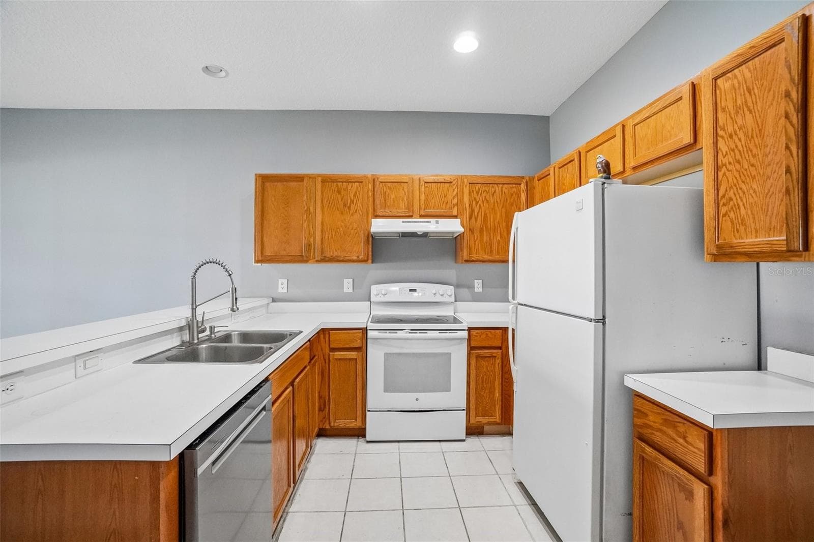 Townhouse at 6716 LAKE CAMDEN WAY, GIBSONTON, photo 14 of 35