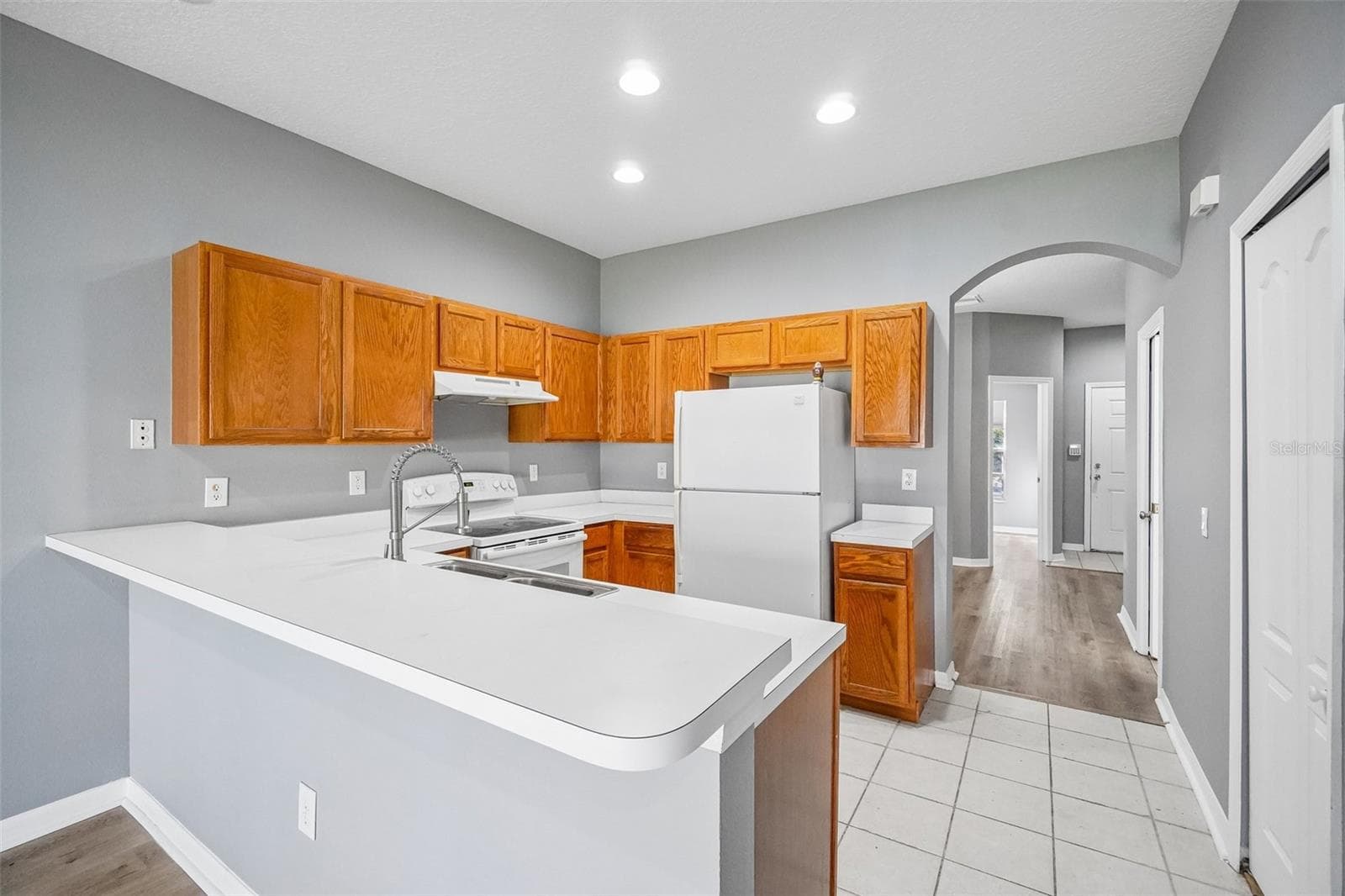 Townhouse at 6716 LAKE CAMDEN WAY, GIBSONTON, photo 15 of 35