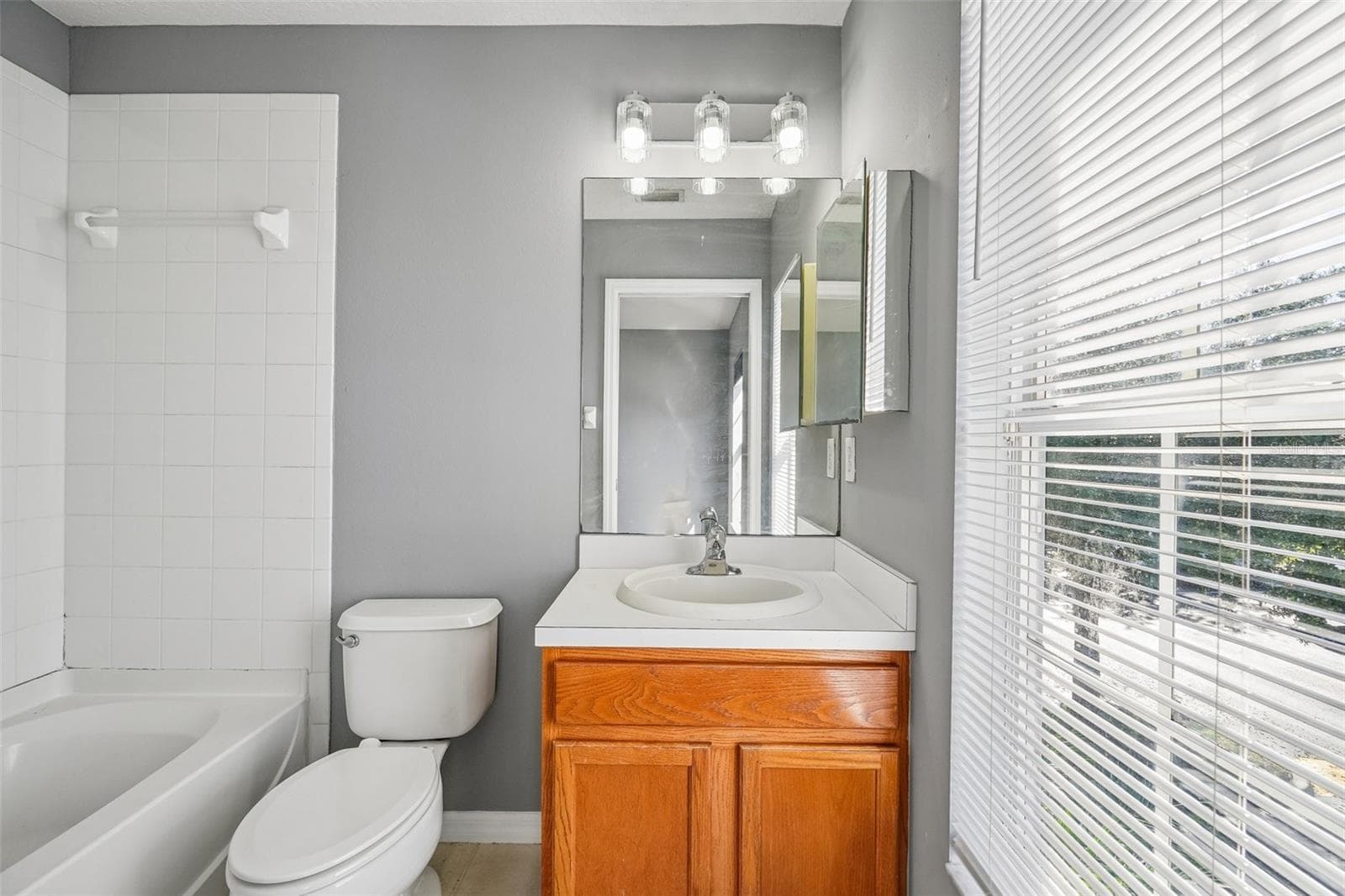 Townhouse at 6716 LAKE CAMDEN WAY, GIBSONTON, photo 26 of 35