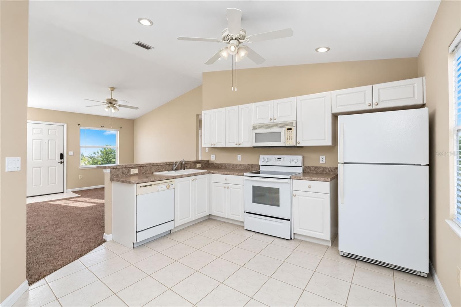 Single Family Residence at 861 POINCIANA RD, VENICE, photo 3 of 29