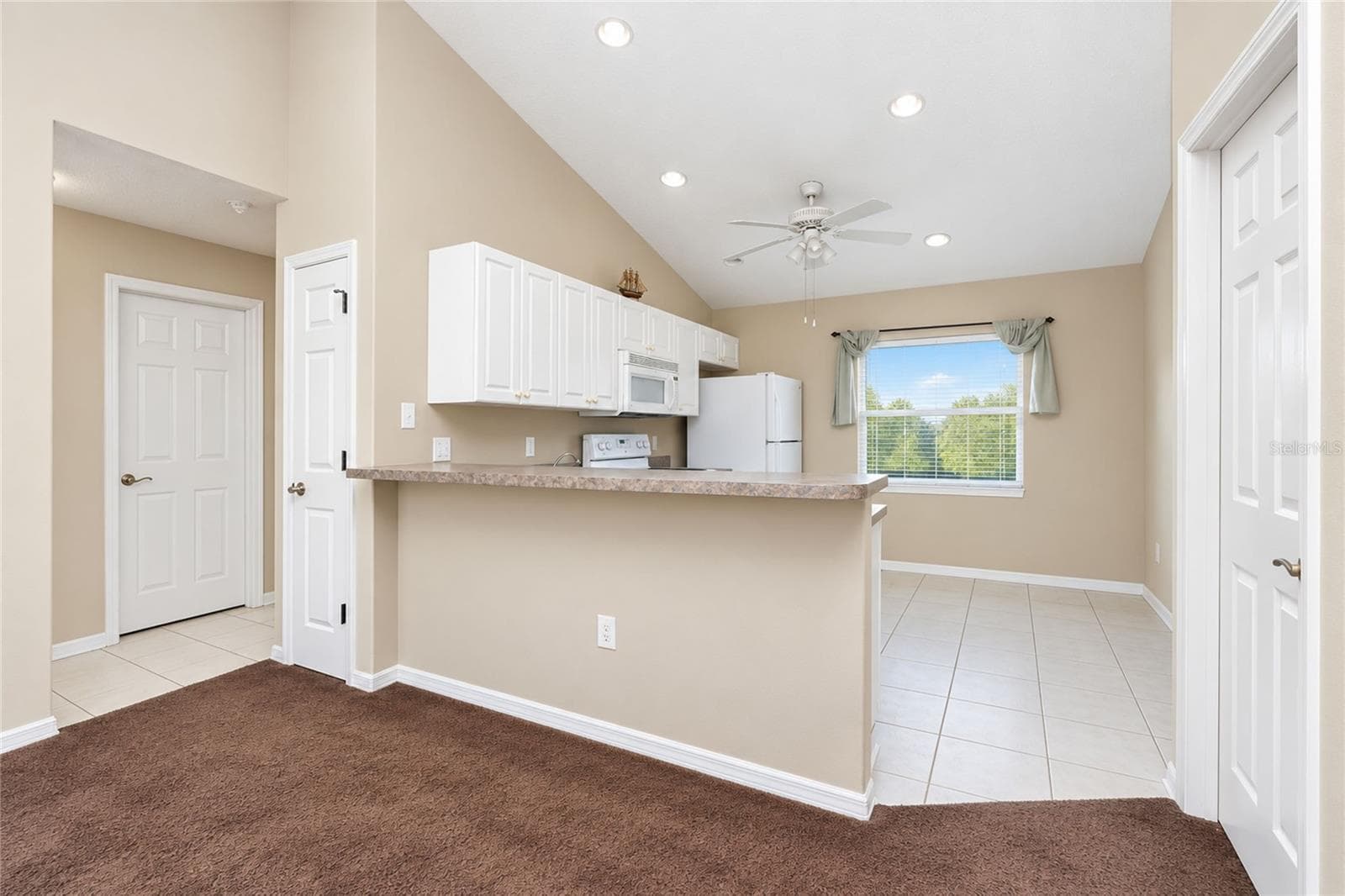 Single Family Residence at 861 POINCIANA RD, VENICE, photo 10 of 29