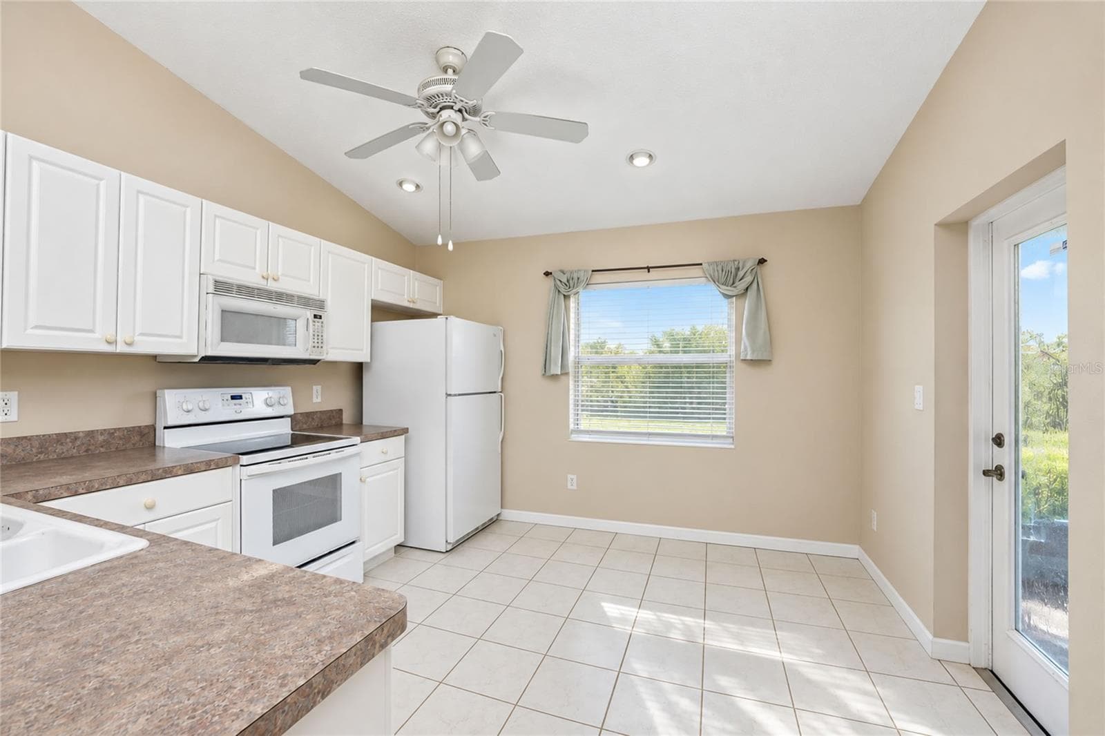 Single Family Residence at 861 POINCIANA RD, VENICE, photo 11 of 29