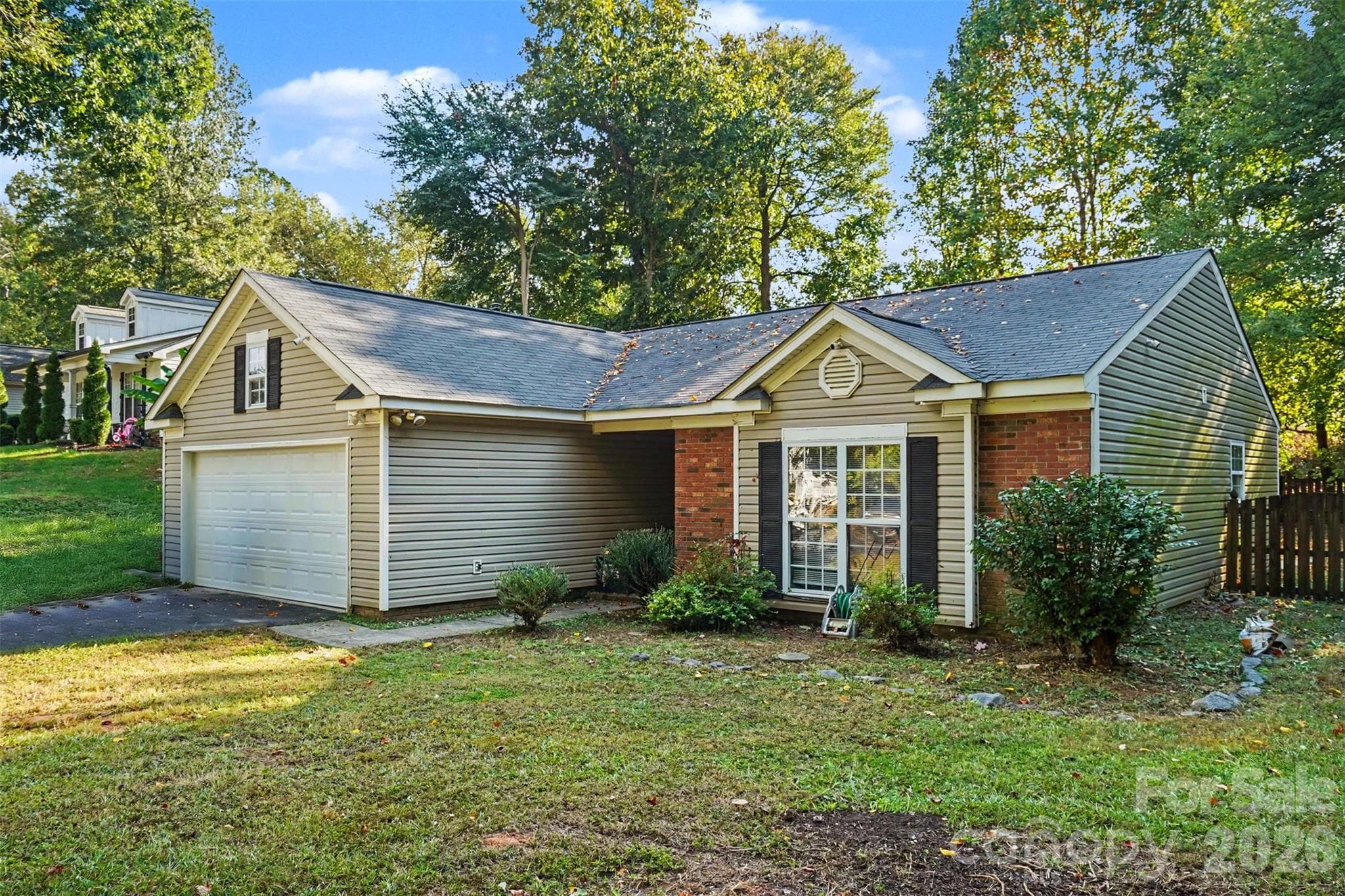 Single Family Residence at 706 White Oak Lane, Matthews, photo 4 of 30