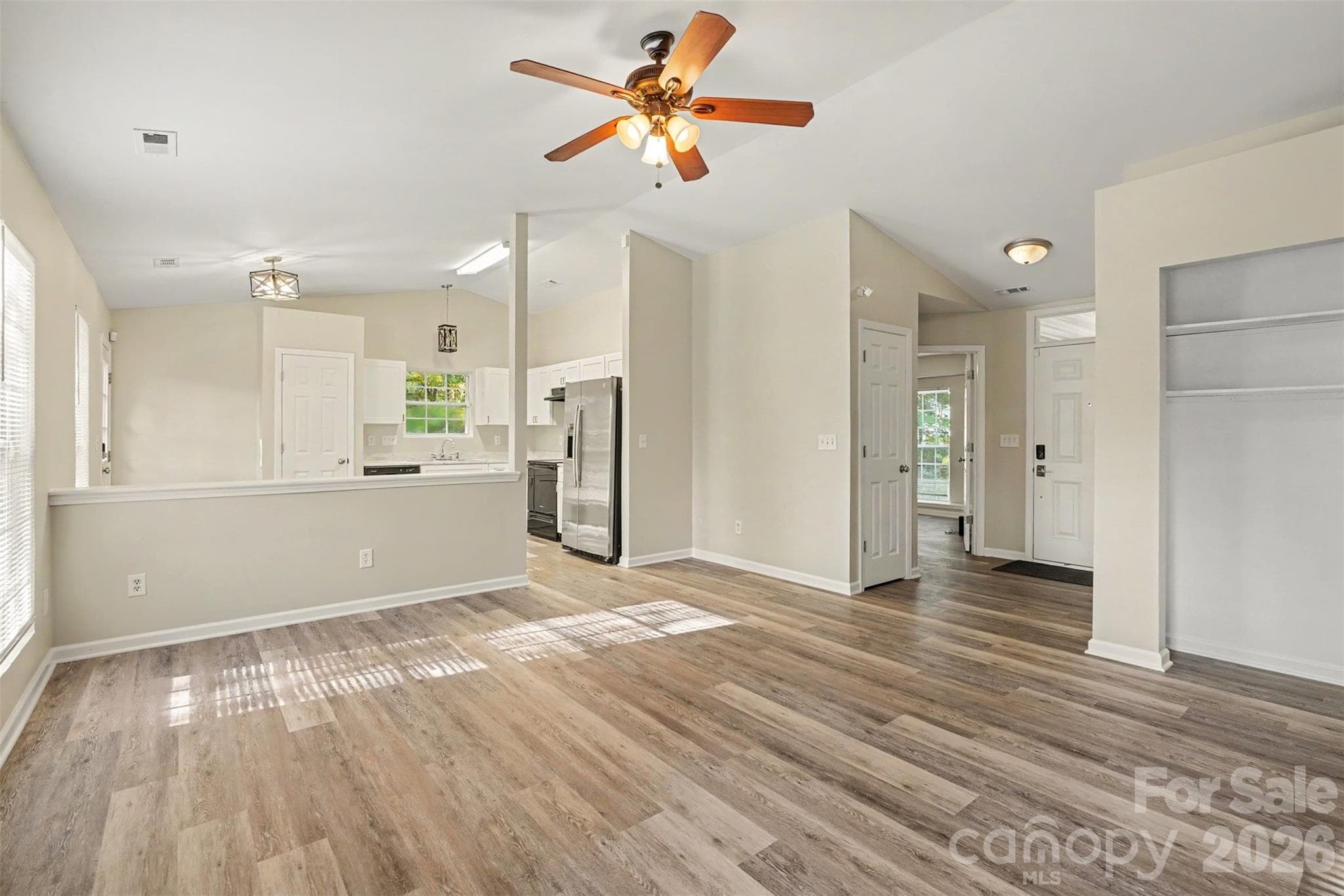Single Family Residence at 706 White Oak Lane, Matthews, photo 8 of 30