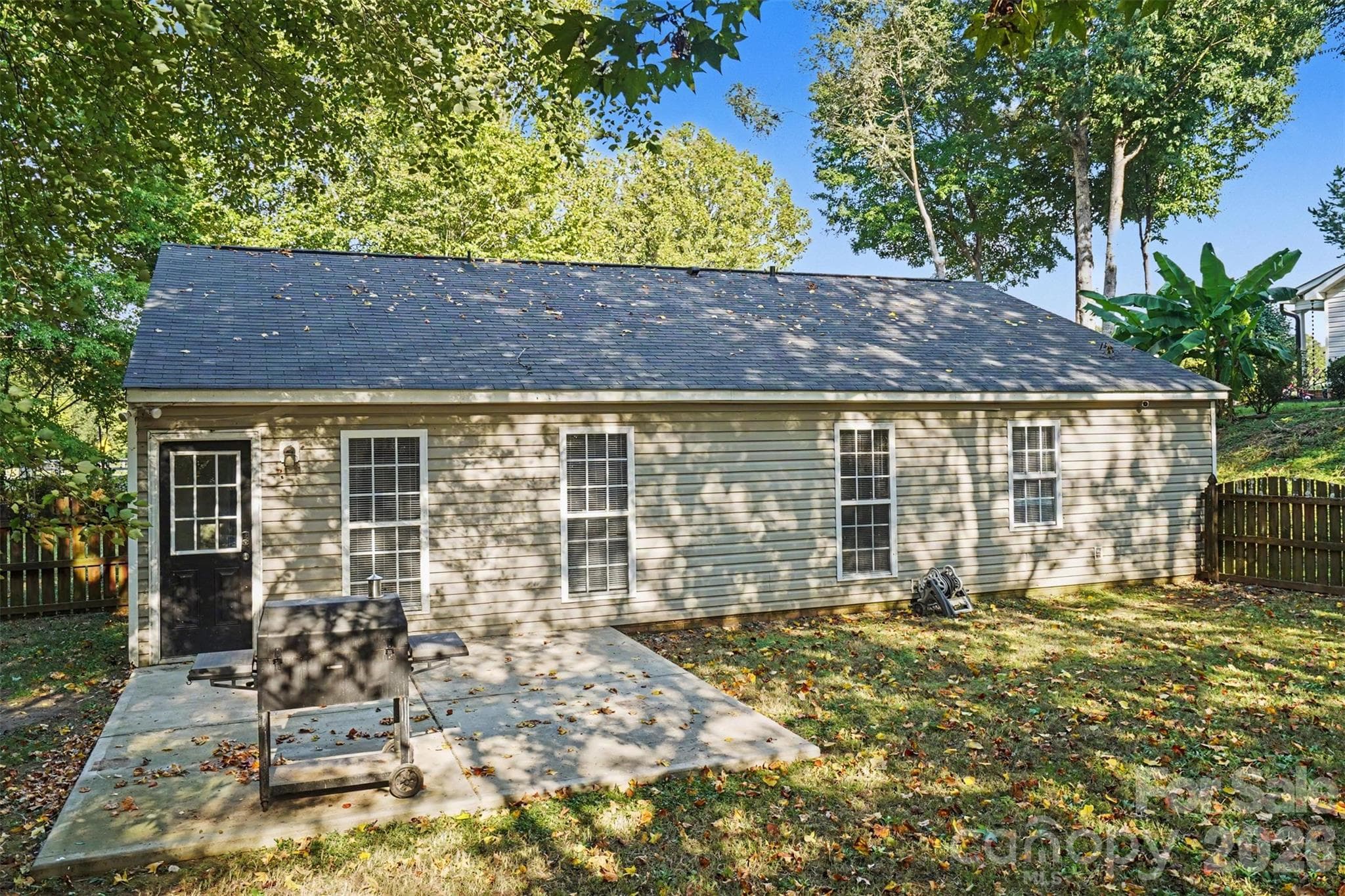 Single Family Residence at 706 White Oak Lane, Matthews, photo 28 of 30