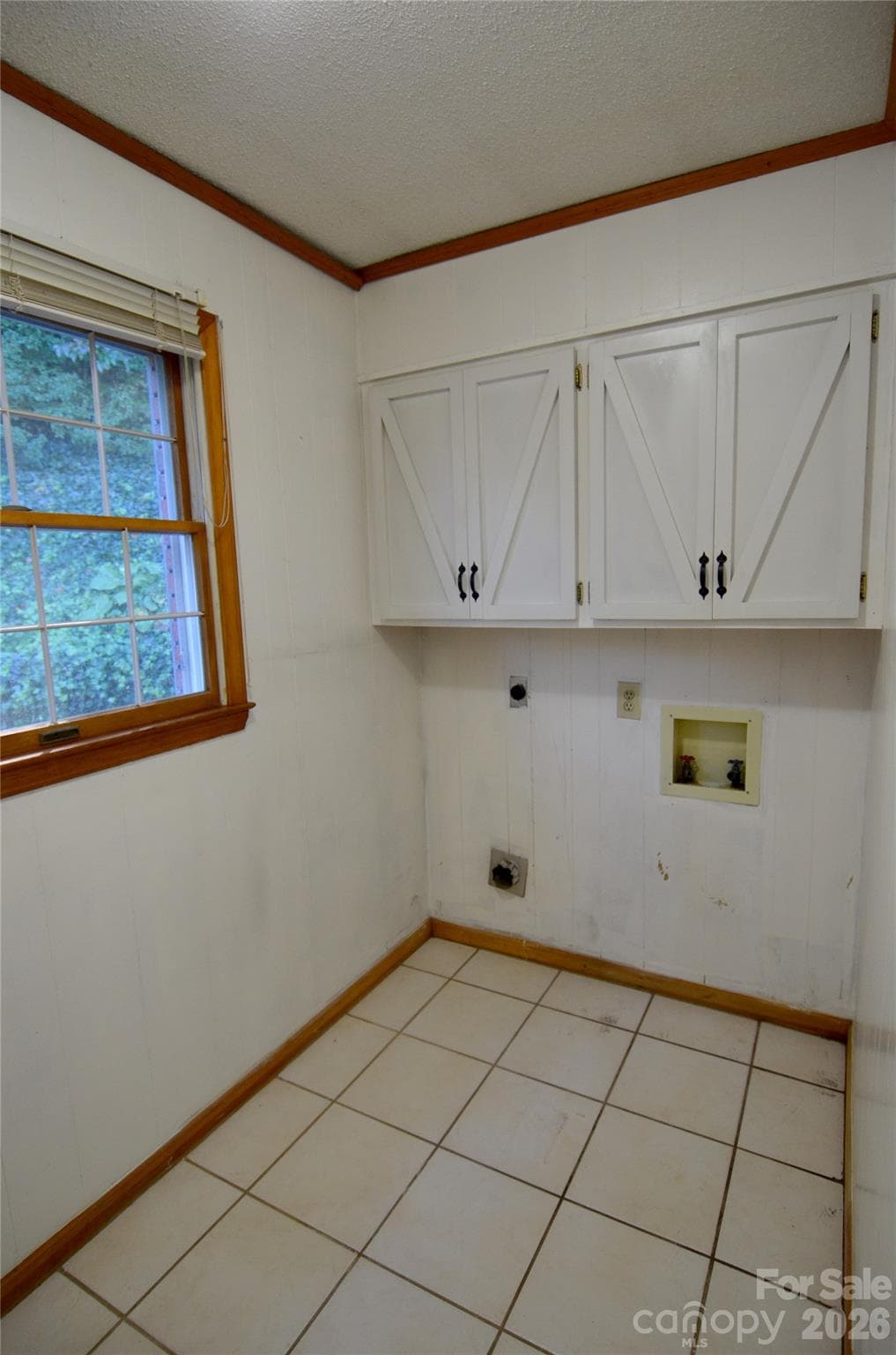 Laundry - 150 Eplee Loop, Marion