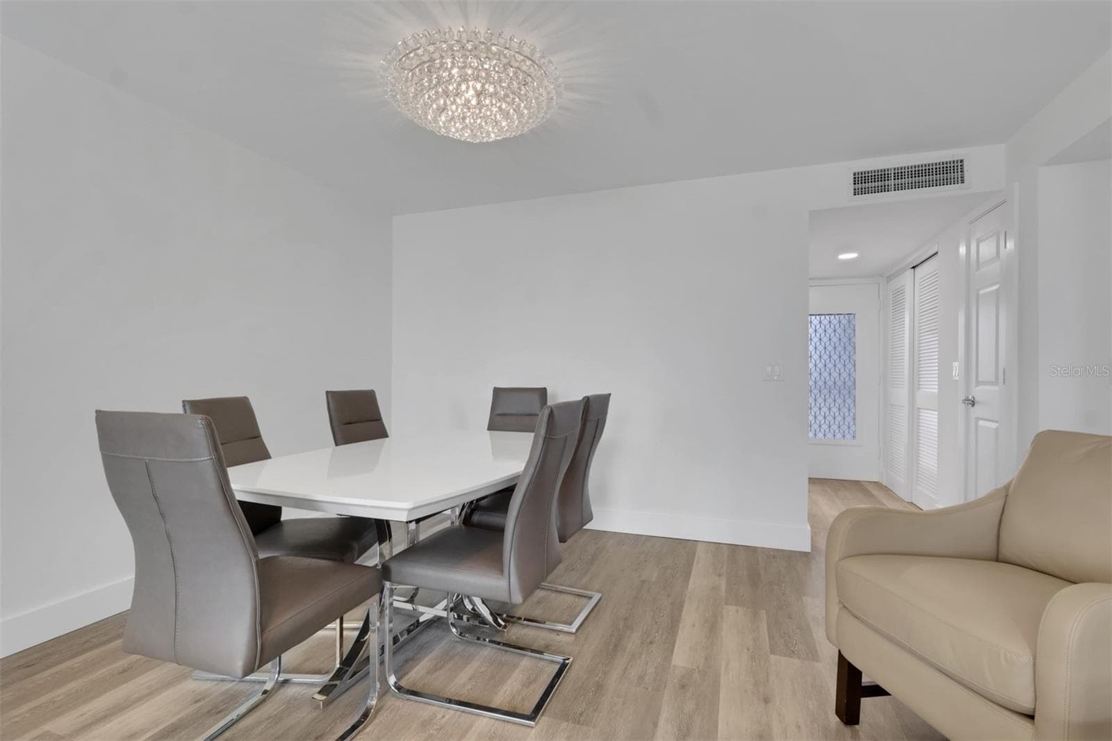 Dining area - 1740 PINE VALLEY DR #213, FORT MYERS