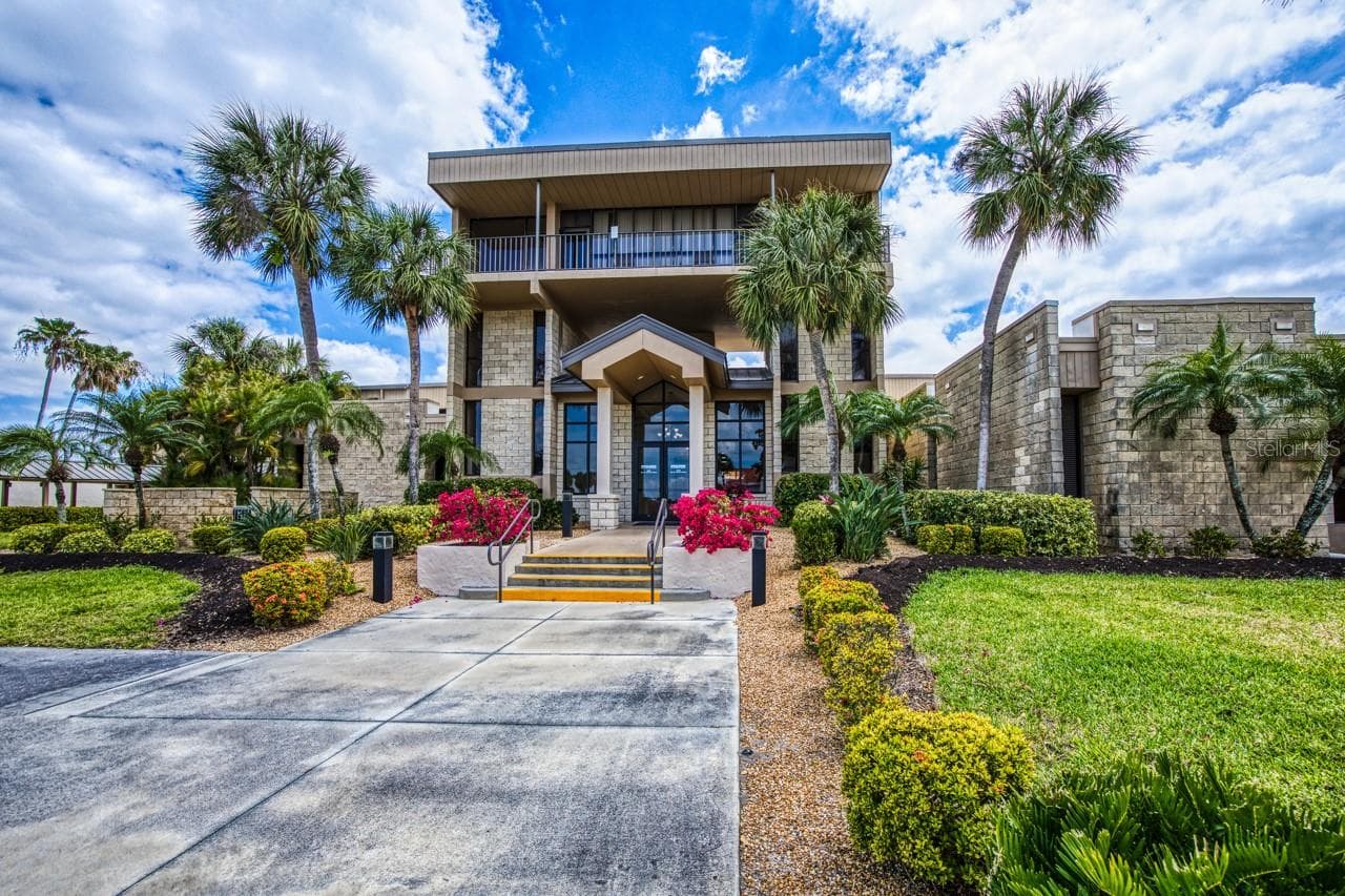 Community Center - 1740 PINE VALLEY DR #213, FORT MYERS