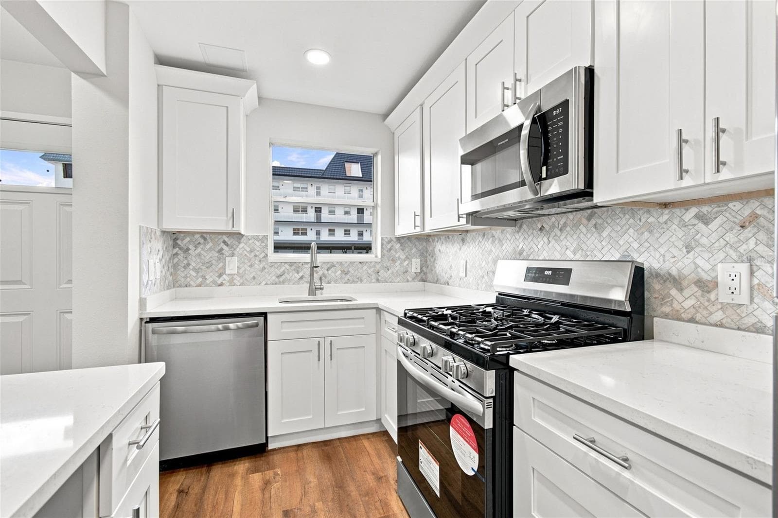 Kitchen - 5955 30TH AVE S #111, GULFPORT