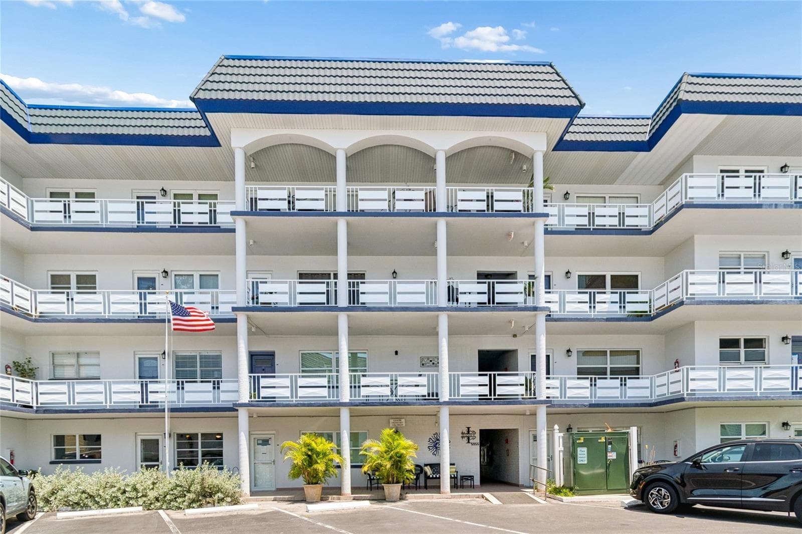 Ivanhoe Front - 5955 30TH AVE S #111, GULFPORT