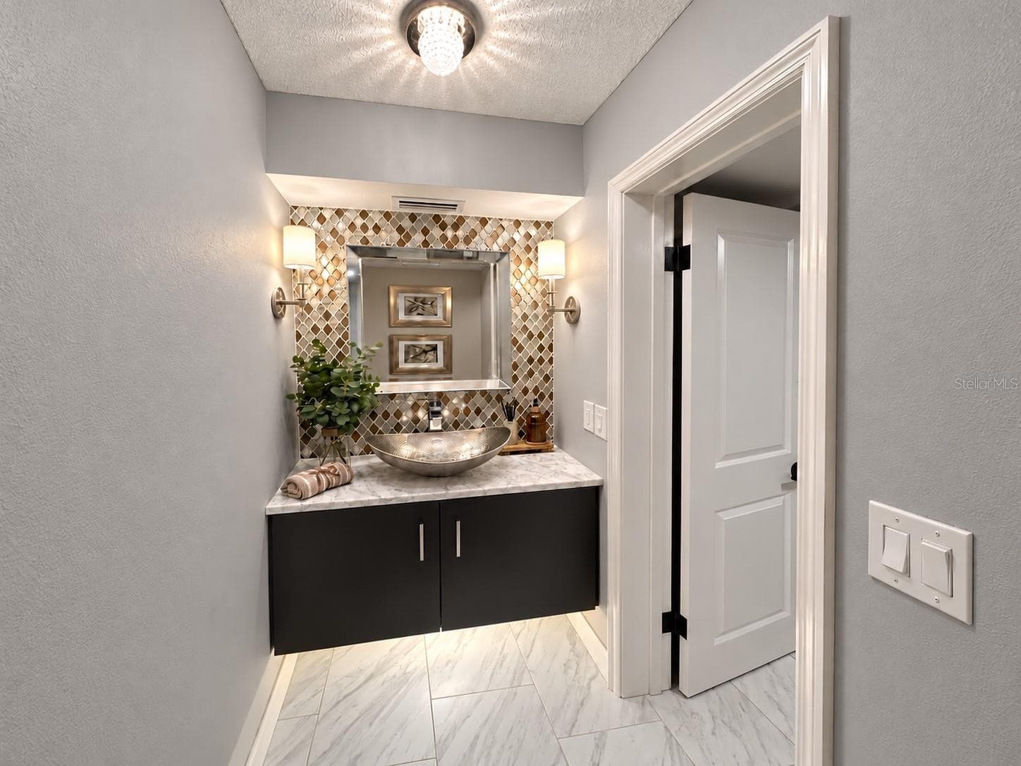 Downstairs Water Closet - 2887 TEMPLE TRL, WINTER PARK