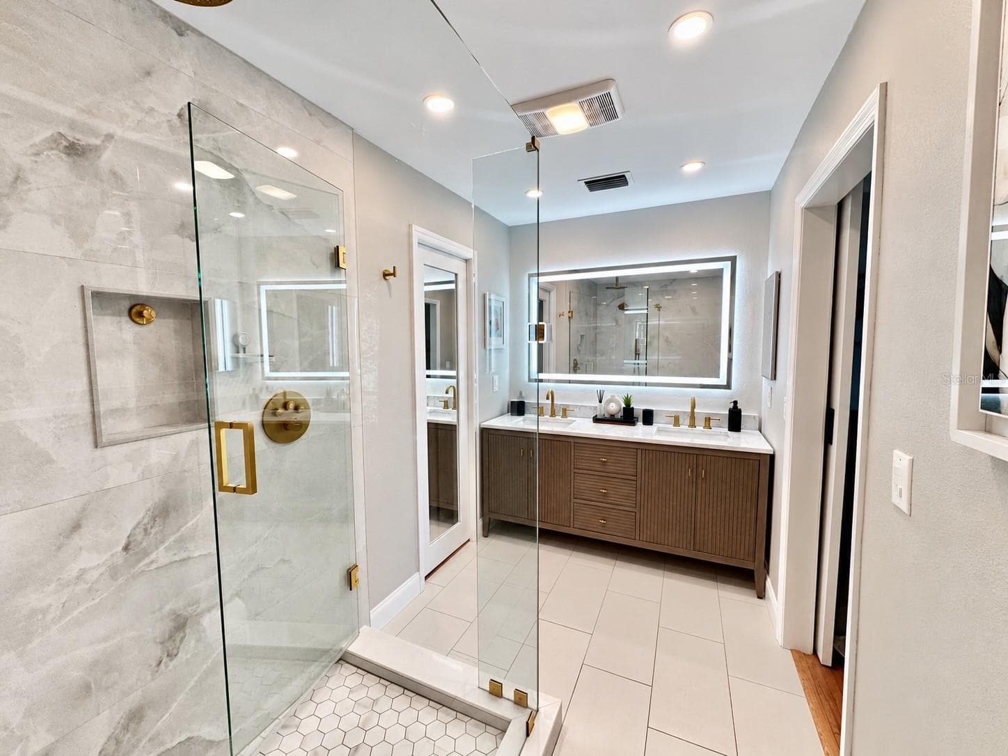 Primary Bathroom - 2887 TEMPLE TRL, WINTER PARK