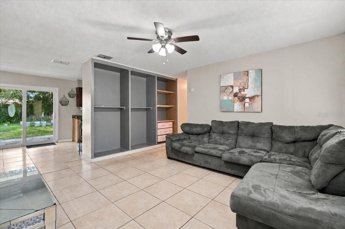 Single Family Residence at 1096 CAREFREE COVE DR, WINTER HAVEN, photo 11 of 21