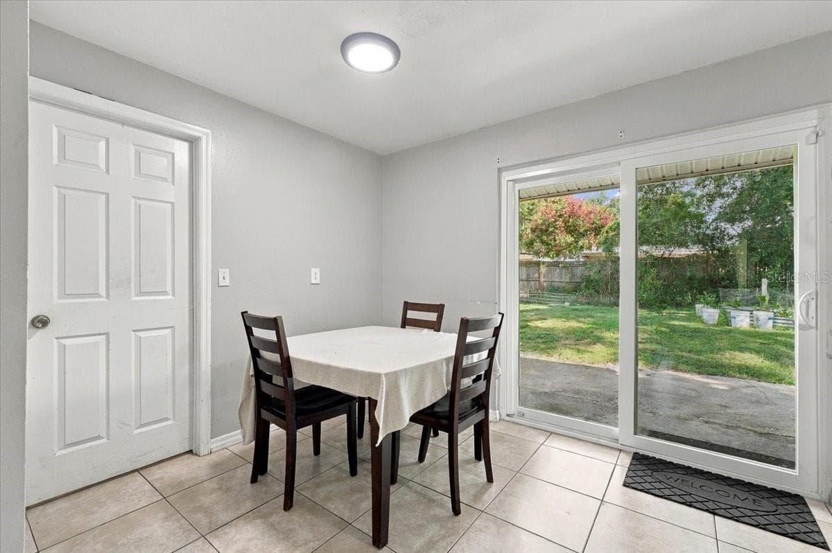 Single Family Residence at 1096 CAREFREE COVE DR, WINTER HAVEN, photo 15 of 21