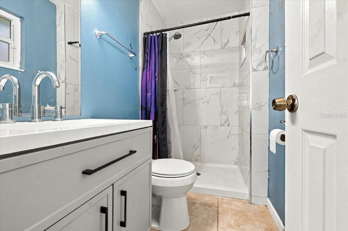 Single Family Residence at 1096 CAREFREE COVE DR, WINTER HAVEN, photo 17 of 21