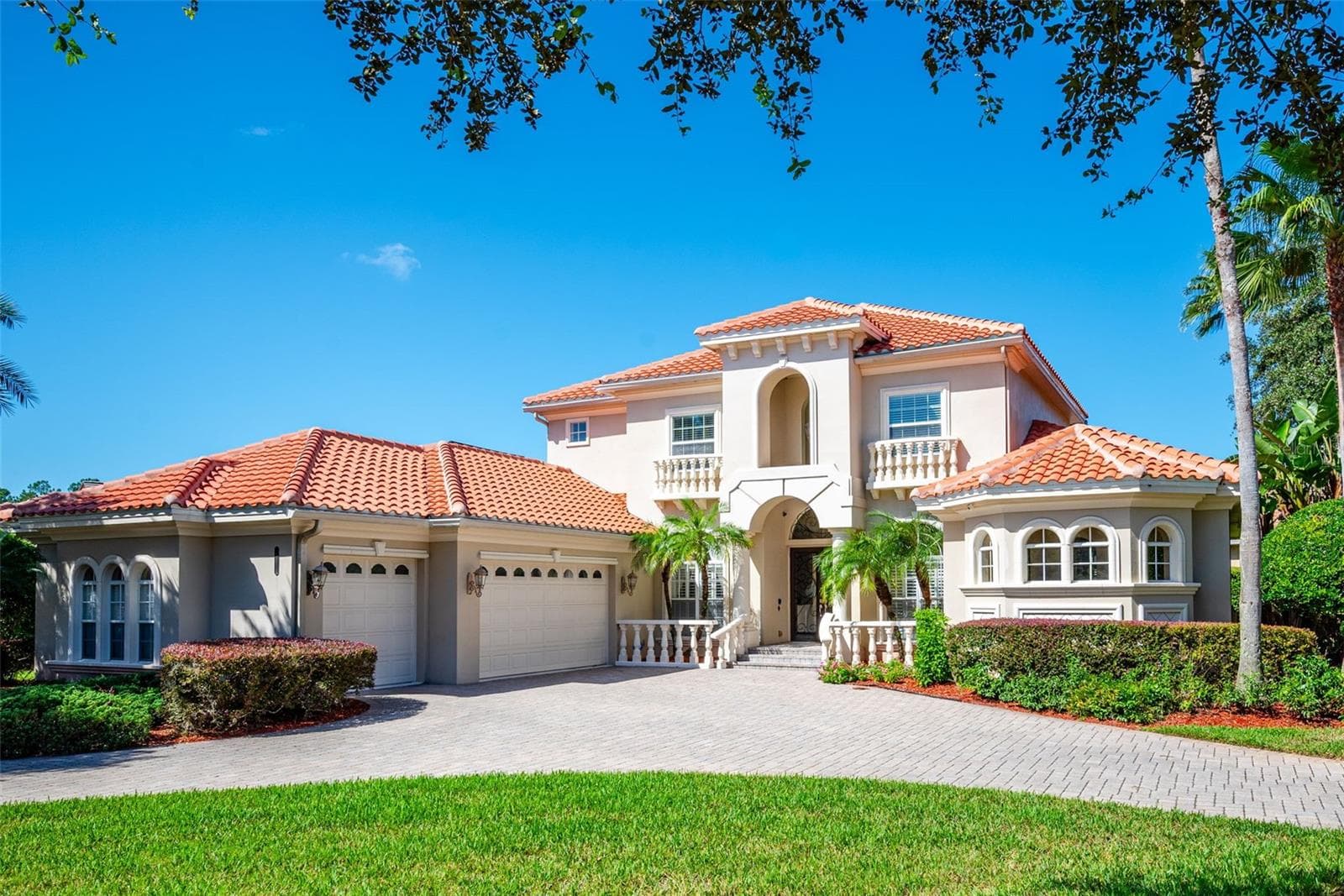 Single Family Residence at 20014 LOMOND LN, TAMPA, photo 2 of 52