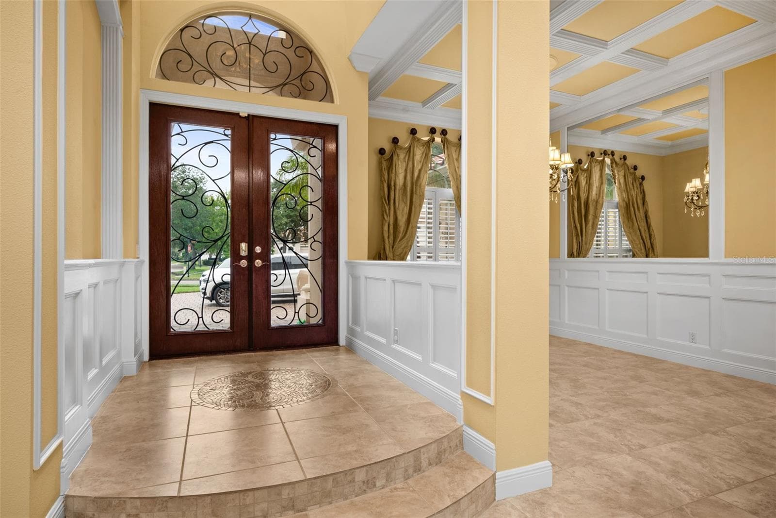Single Family Residence at 20014 LOMOND LN, TAMPA, photo 4 of 52