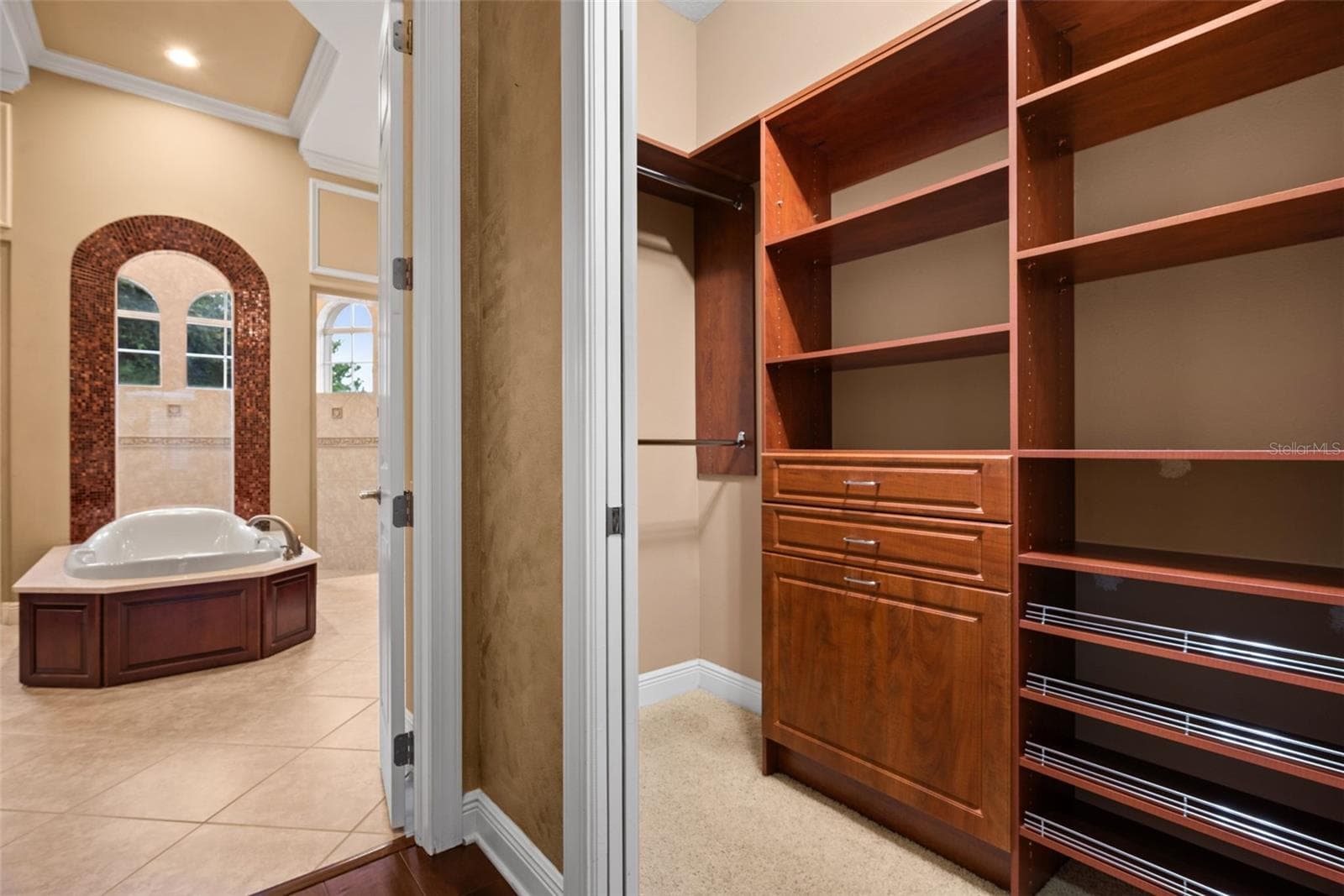 Single Family Residence at 20014 LOMOND LN, TAMPA, photo 19 of 52