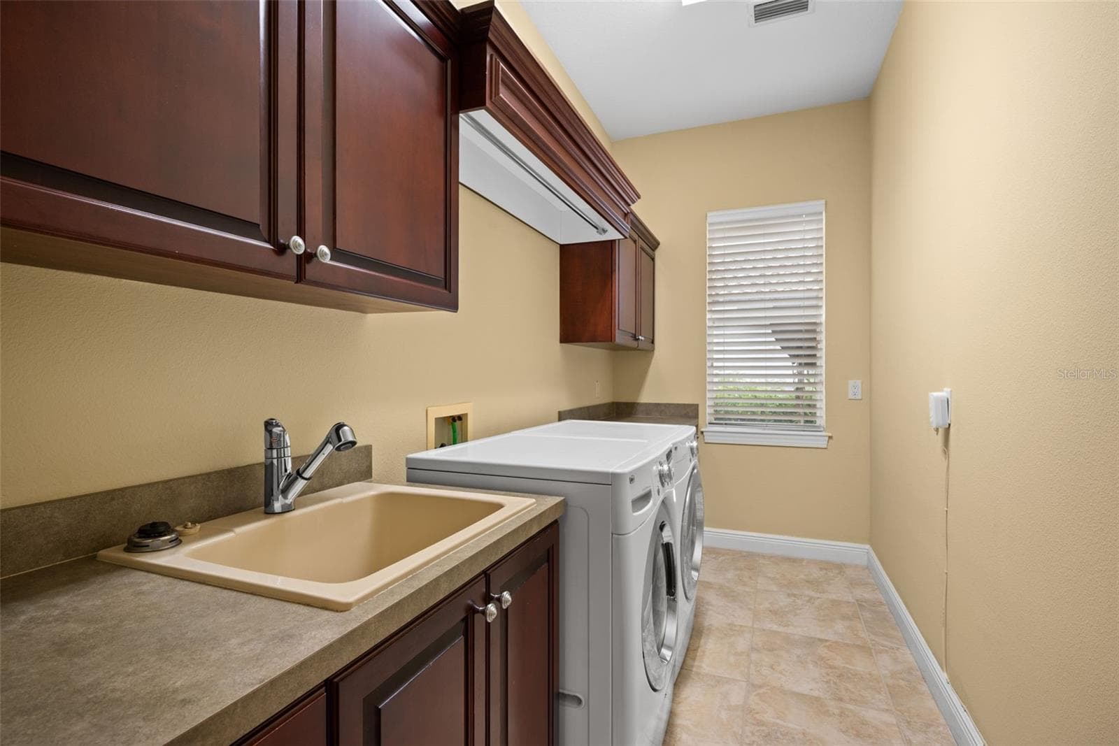 Laundry Room - 20014 LOMOND LN, TAMPA
