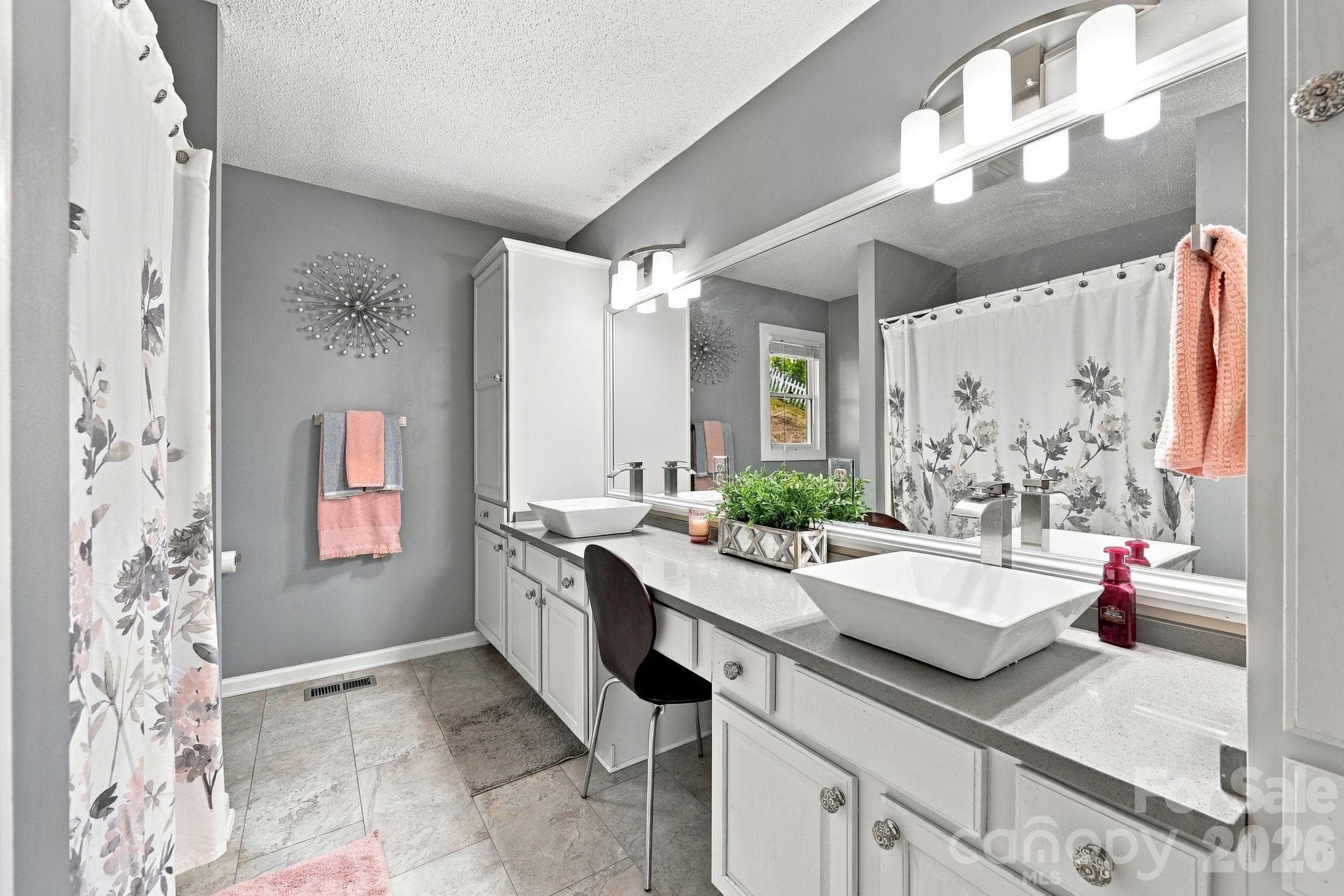 Main Level hallway bathroom - 441 Country Drive, Mars Hill