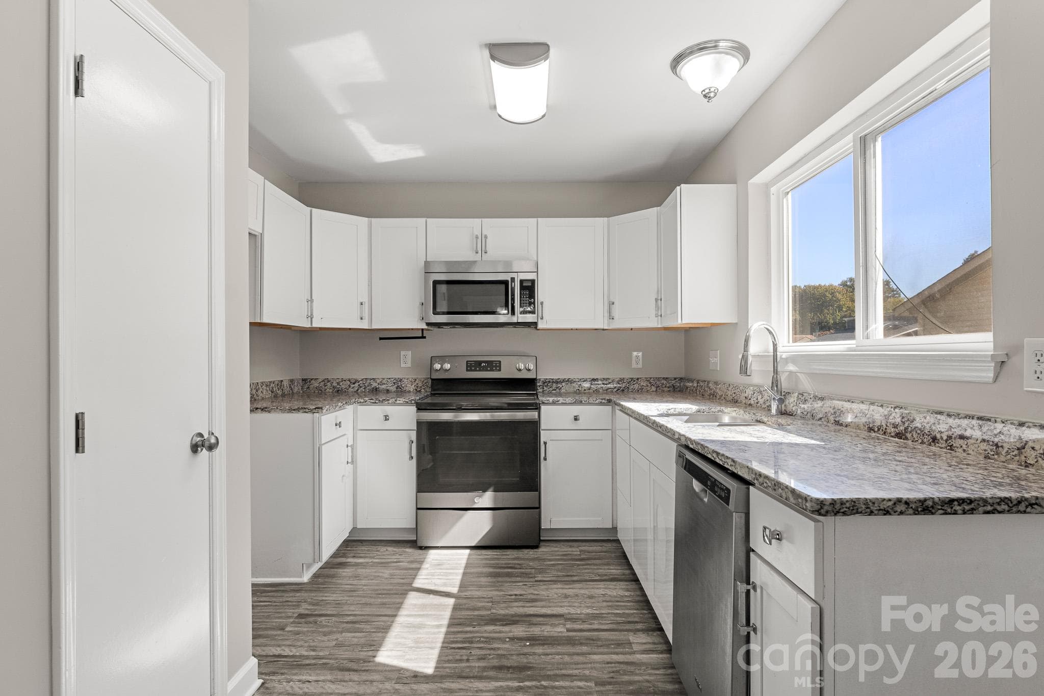 Single Family Residence at 7607 Eastbourne Road, Charlotte, photo 35 of 46
