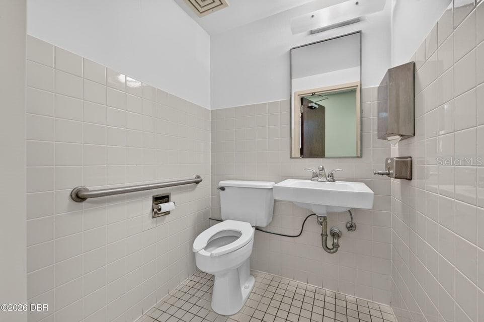 Office at 802 STERTHAUS DR #B, ORMOND BEACH, photo 25 of 25